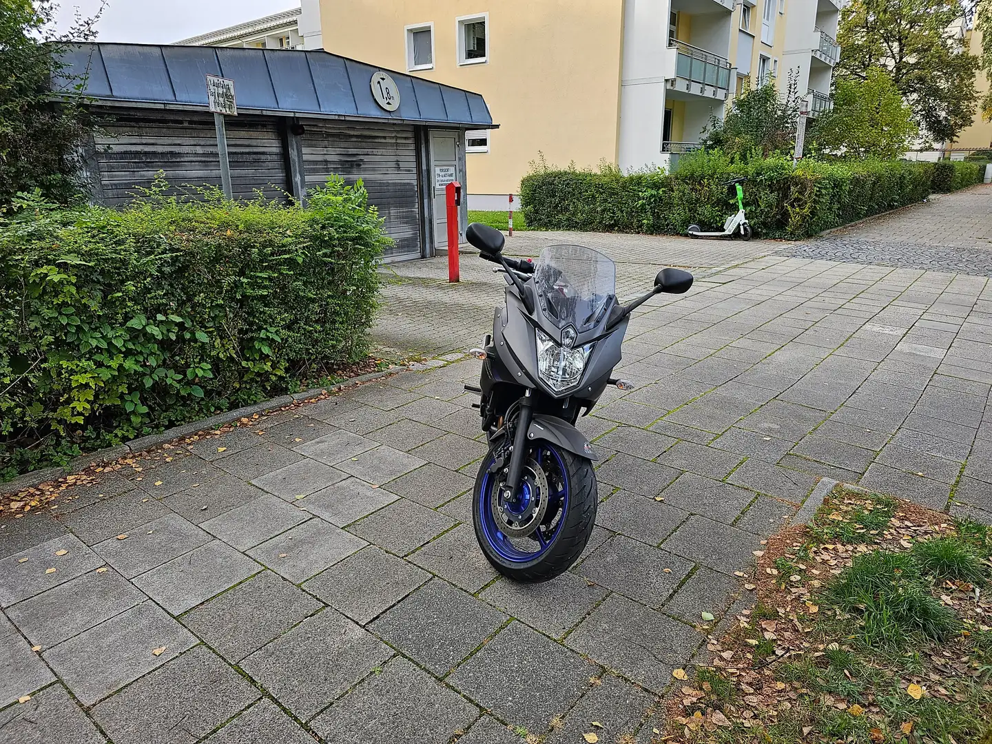 Yamaha XJ 6 Diversion ABS Gris - 2