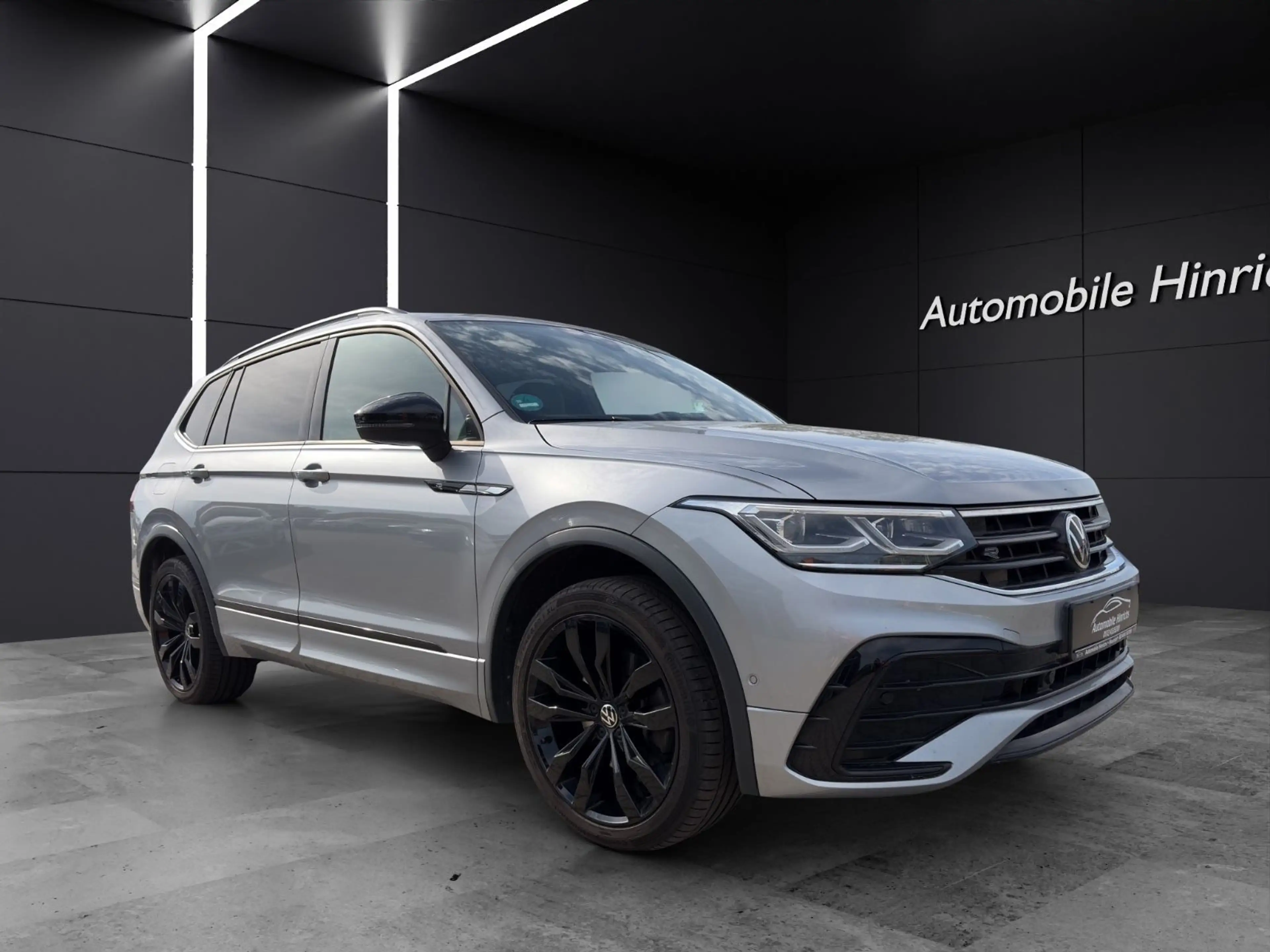 Volkswagen Tiguan Allspace R-Line 4Motion *7 Sitzer*AHK* — photo 4