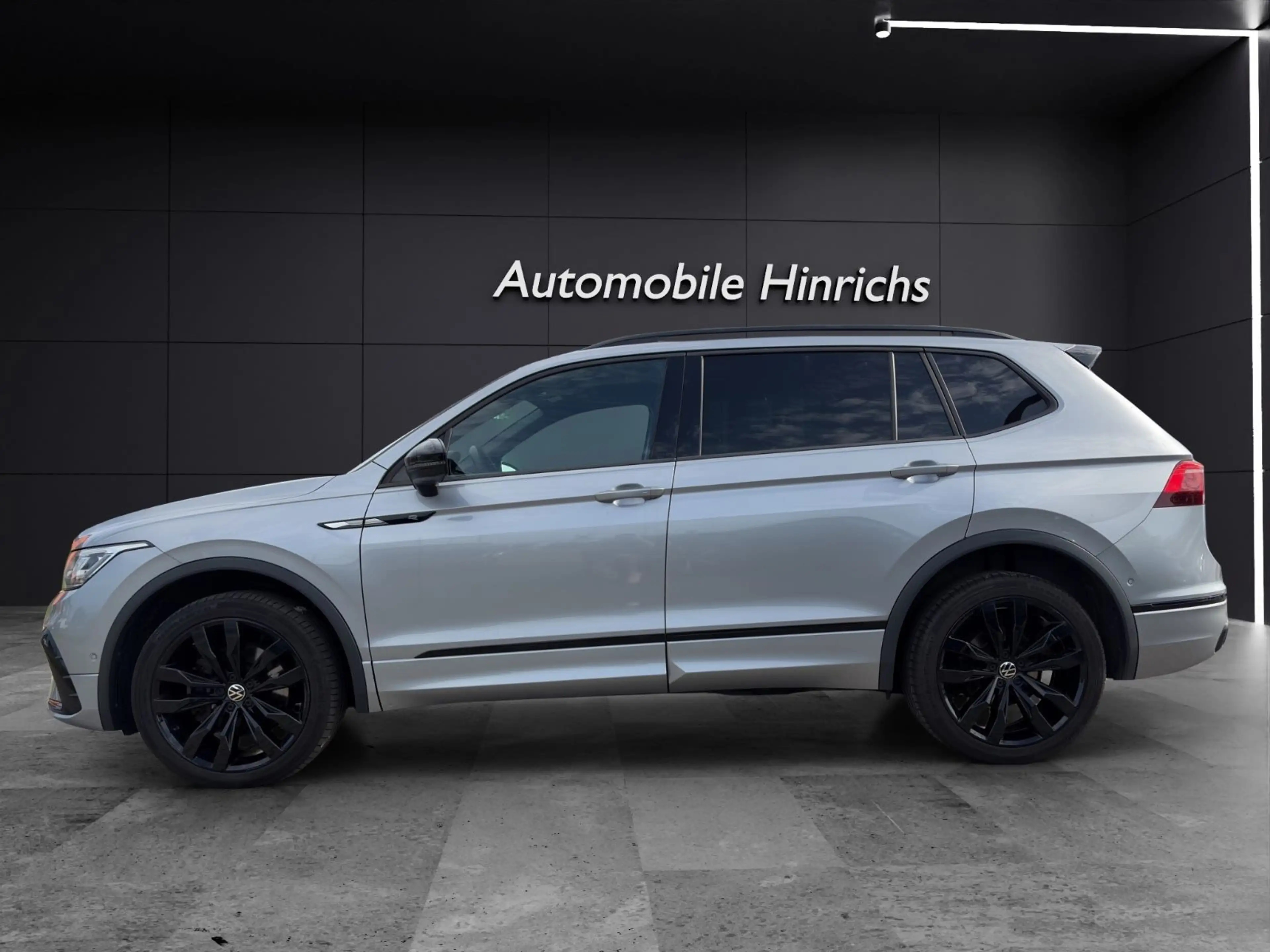 Volkswagen Tiguan Allspace R-Line 4Motion *7 Sitzer*AHK* — photo 17