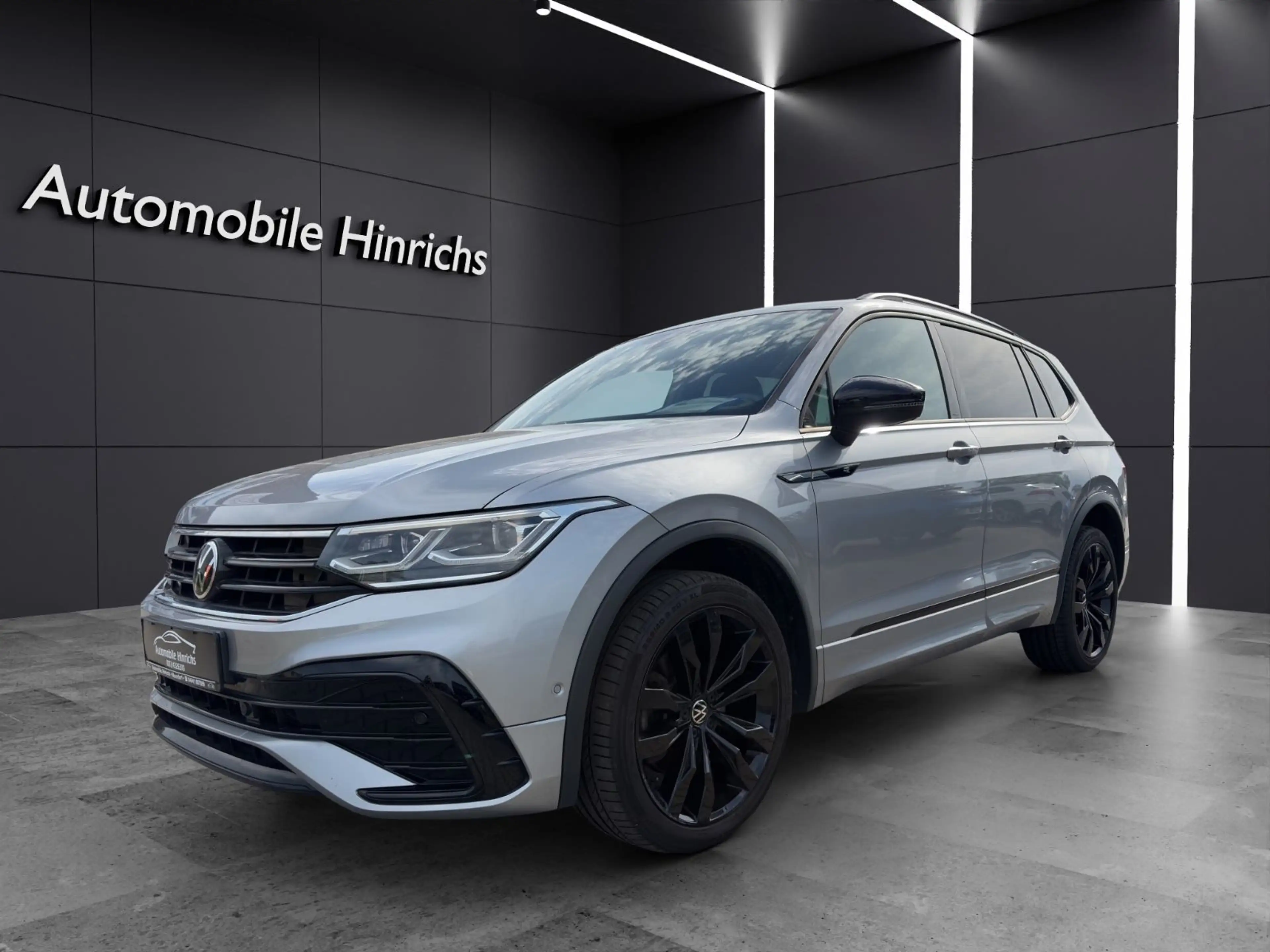 Volkswagen Tiguan Allspace R-Line 4Motion *7 Sitzer*AHK*