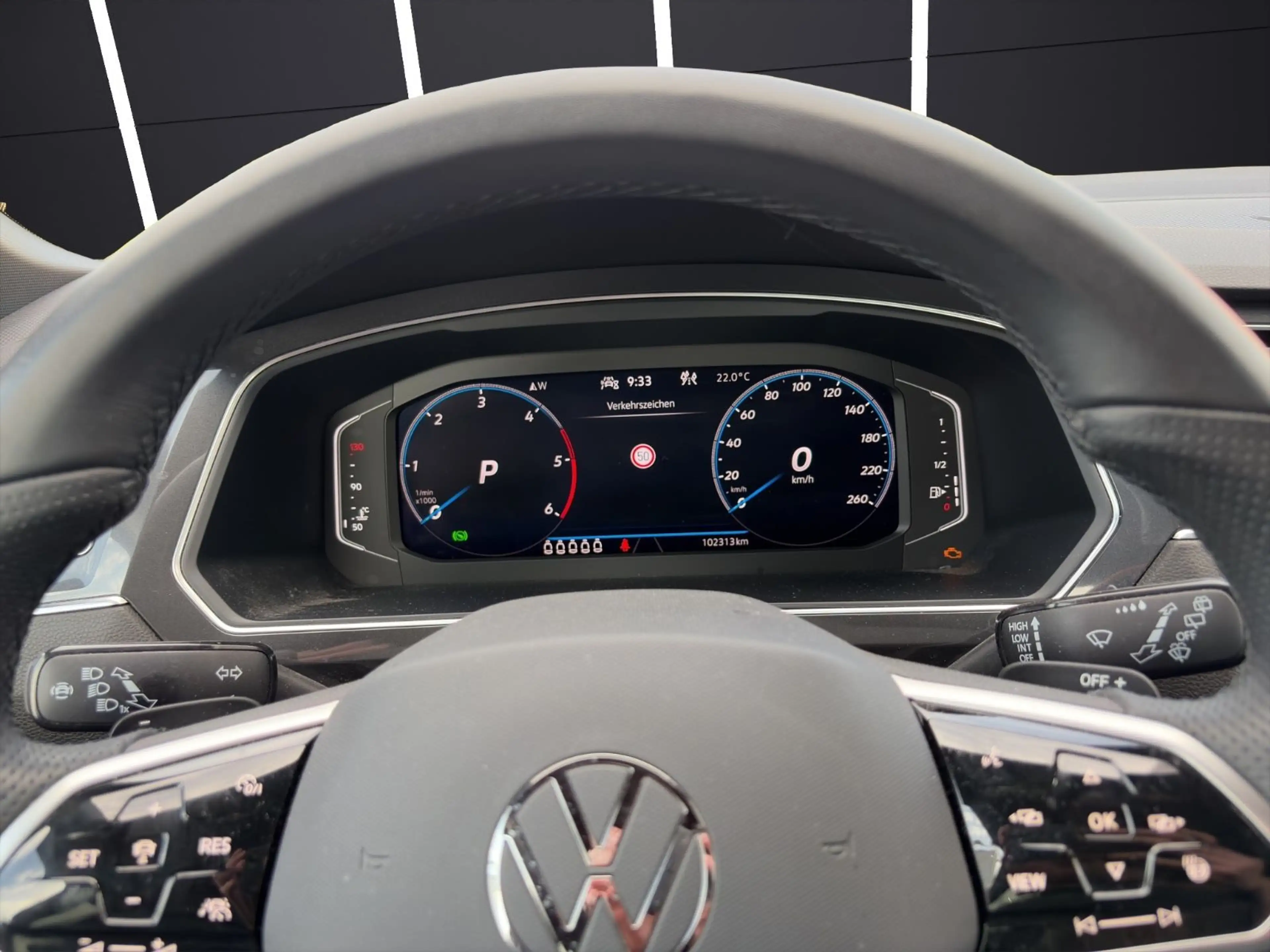 Volkswagen Tiguan Allspace R-Line 4Motion *7 Sitzer*AHK* — photo 9