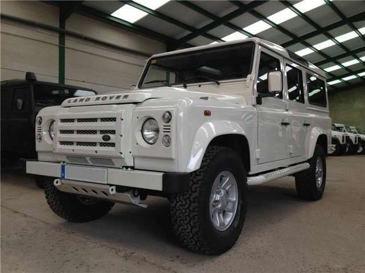 Land Rover Defender 110 SW E - foto 1
