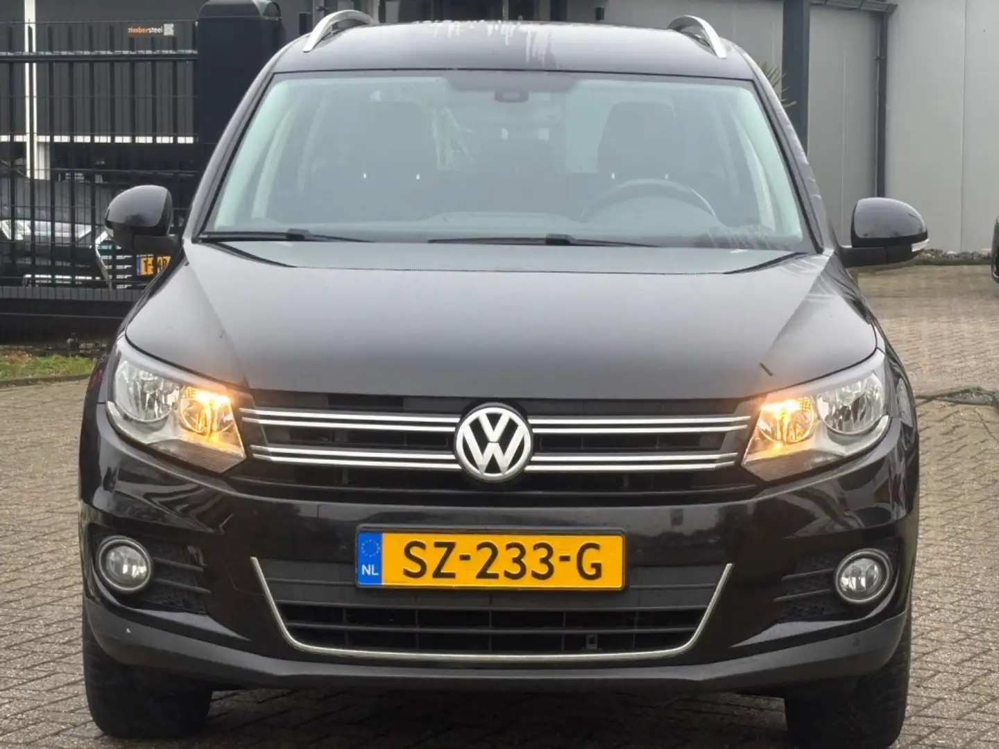 Volkswagen Tiguan 2.0 TDI 2013 Sport&Style Facelift Alcantara Navi Schwarz - 2