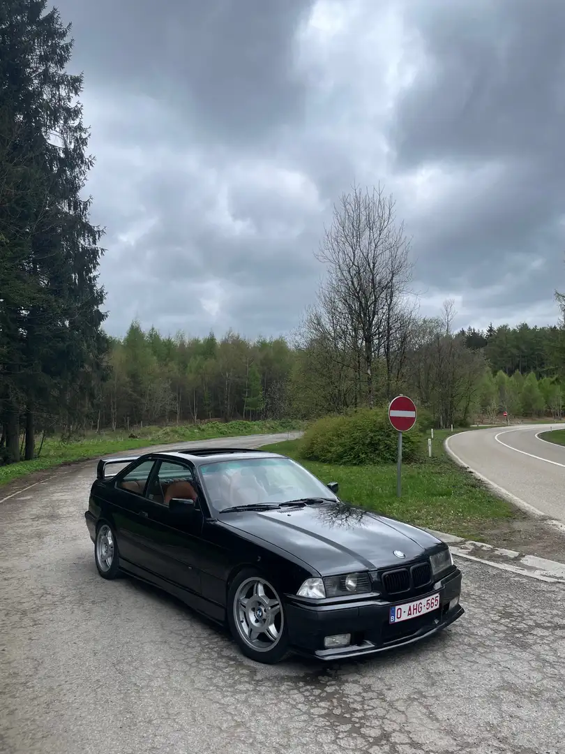 BMW 328 328i Noir - 1