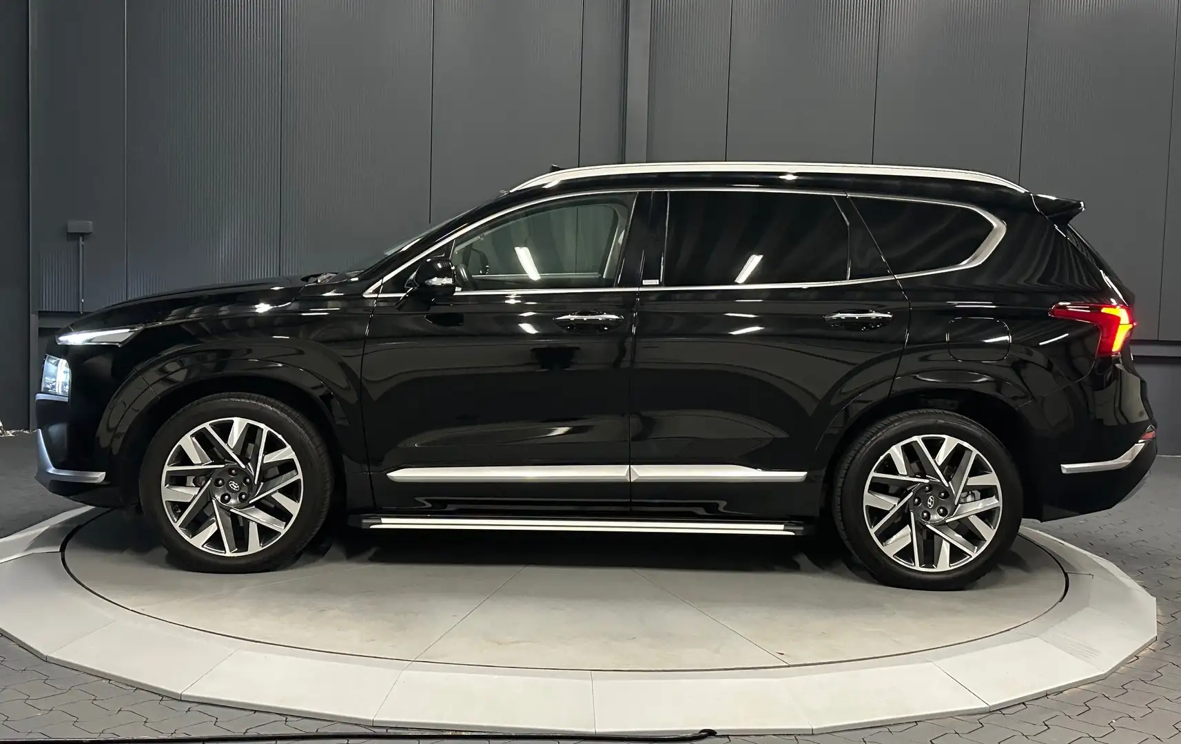 Hyundai SANTA FE Signature 4WD*20Zoll*TRITTBRETT*PANORAMA*Head-Up* Zwart - 2