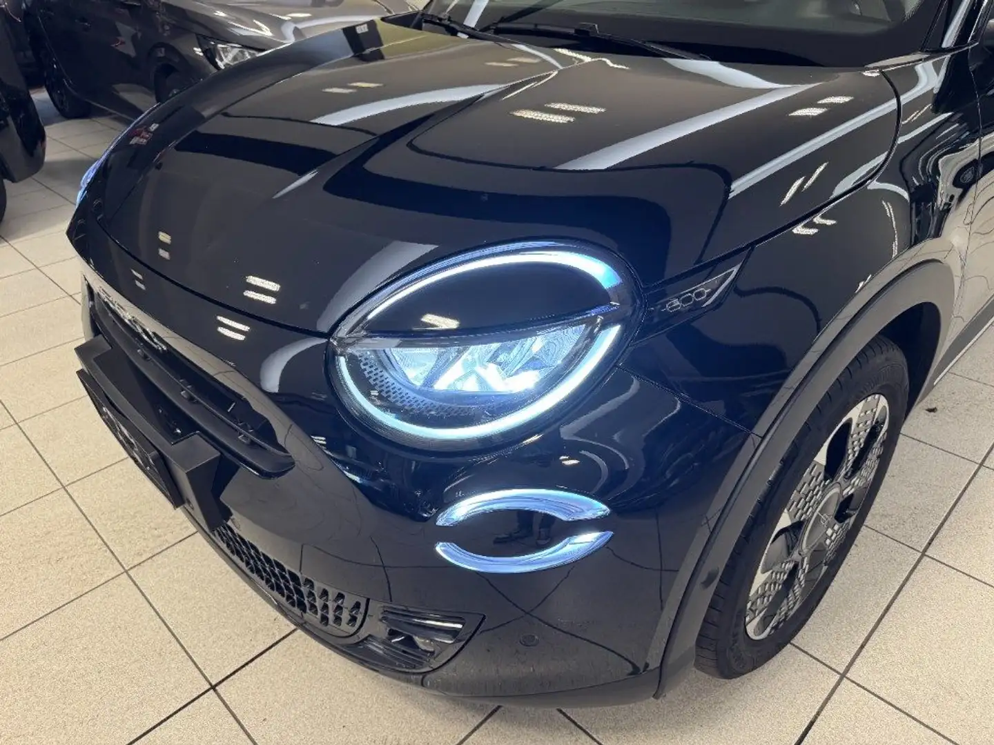 Fiat 600 Hybrid 100 CV DCT MHEV La Prima--12.600KM Zwart - 2