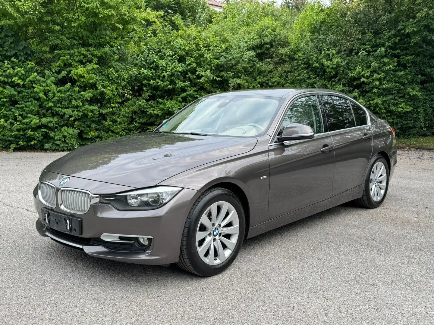 BMW 318 d F30 Modern Line Automatik Navi Leader Bruin - 1