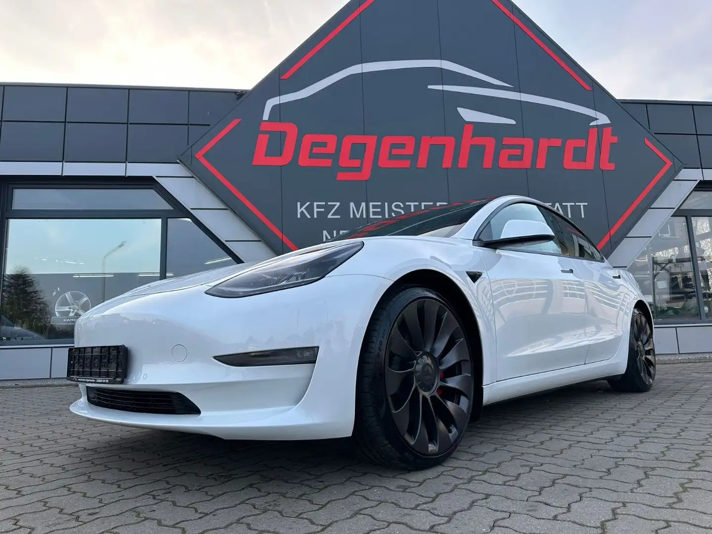 Tesla Model 3 Performance AWD Dual Matrix Wärmepumpe Weiß - 1