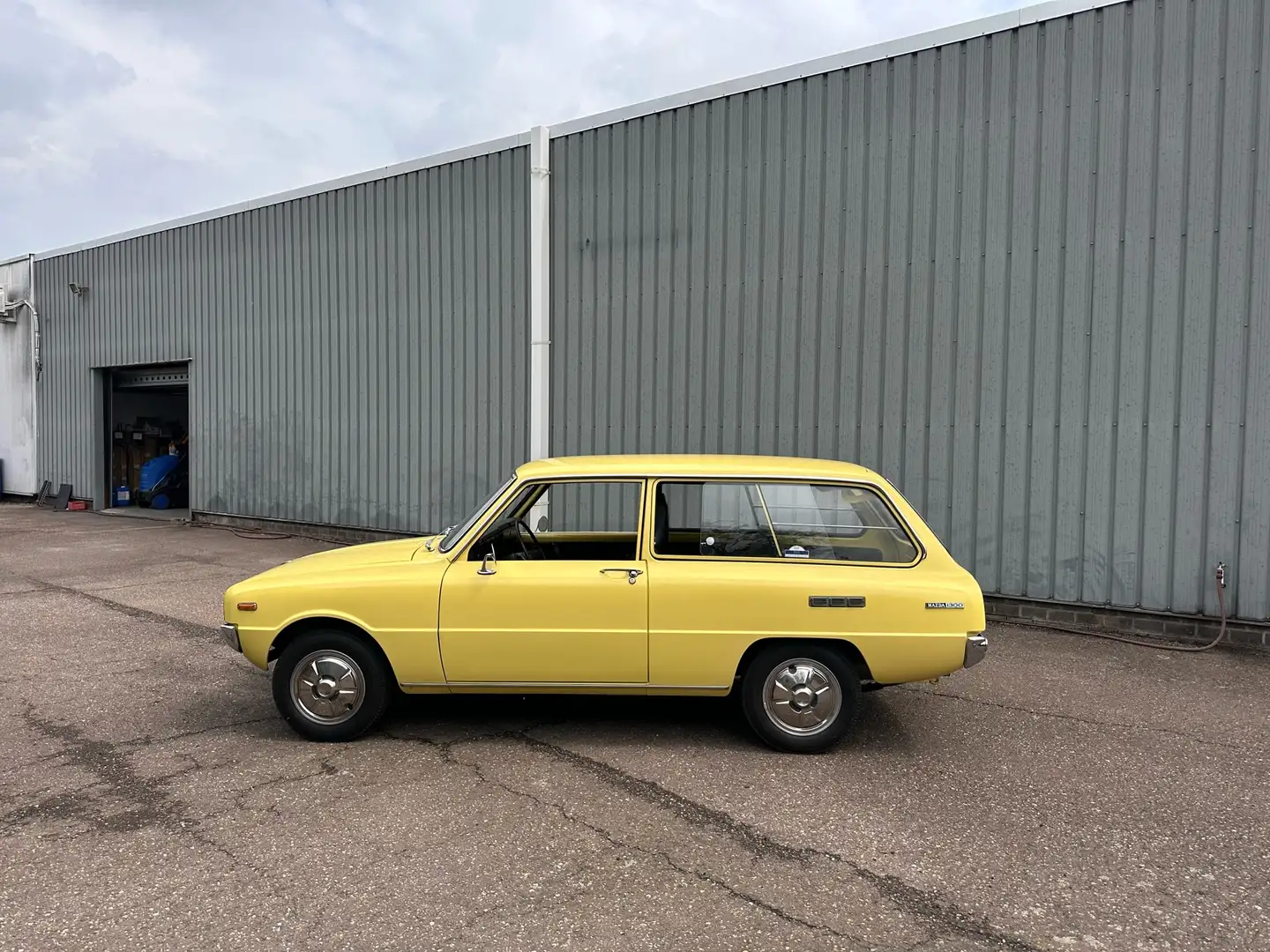 Mazda Mazda 1300 Wagon 3 deurs Giallo - 2