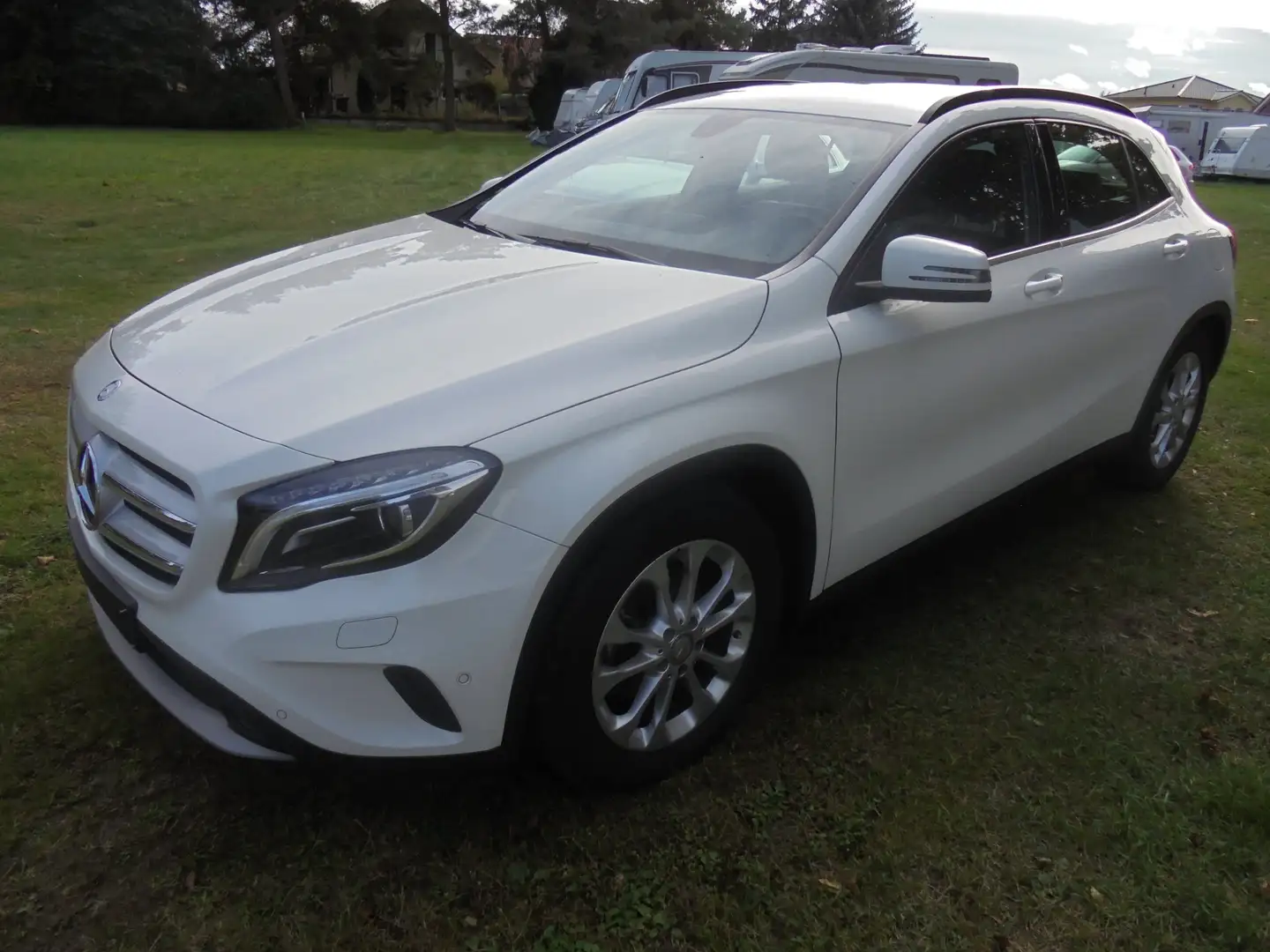 Mercedes-Benz GLA 220 CDI 4Matic 7G-DCT Automatik Allrad Klima 68000 km Beyaz - 1