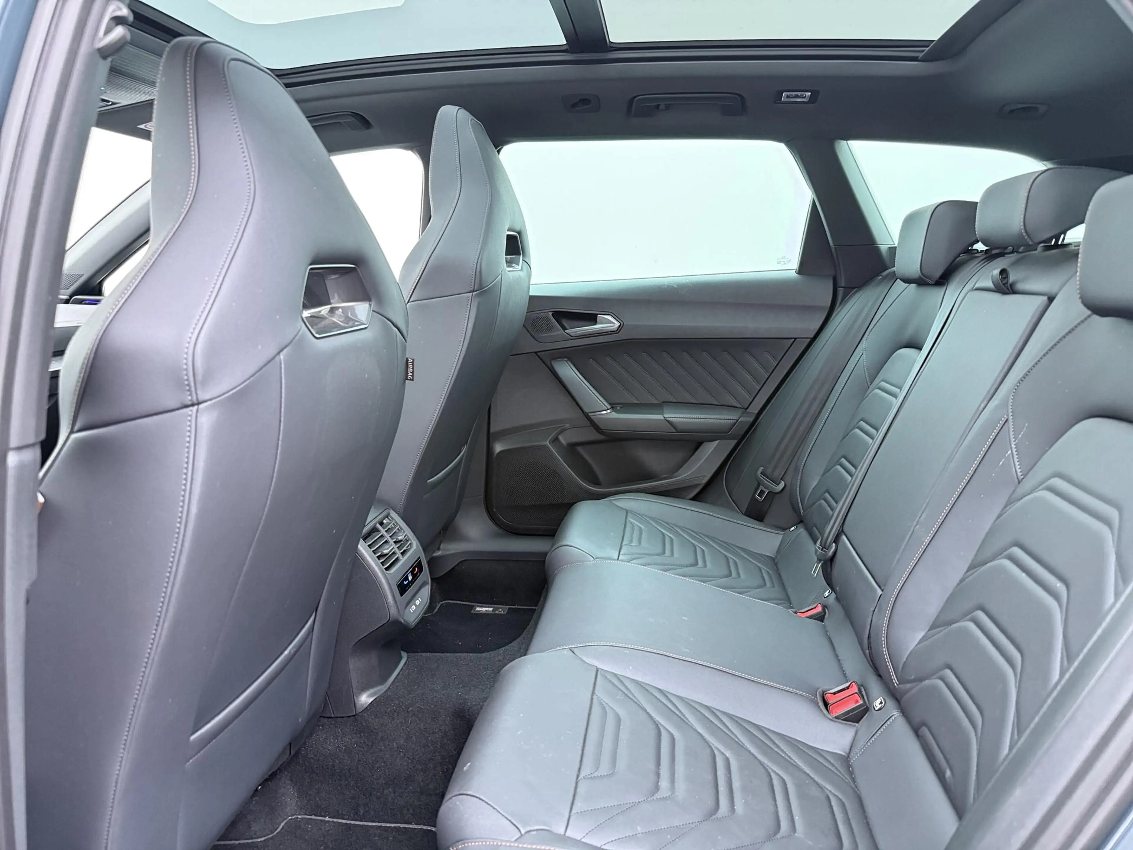 CUPRA Leon Sportstourer 1.5 TSI e-Hybrid VZ Performance | Pan — photo 9