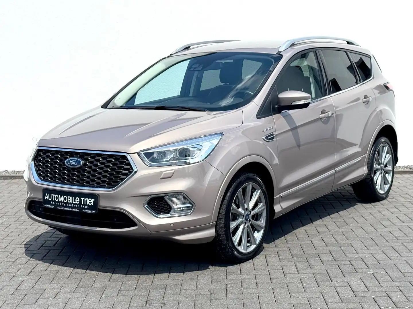 Ford Kuga Vignale 2.0 TDCI 4X4 / NAVI/LED/ACC/AHK/CAM - 1