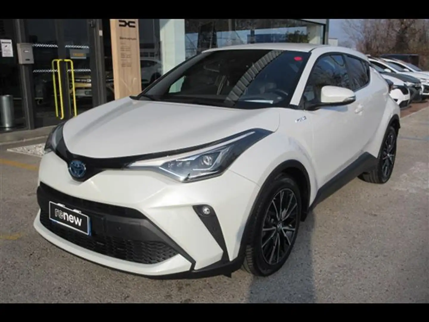 Toyota C-HR 1.8 Hybrid Lounge e-CVT Wit - 1