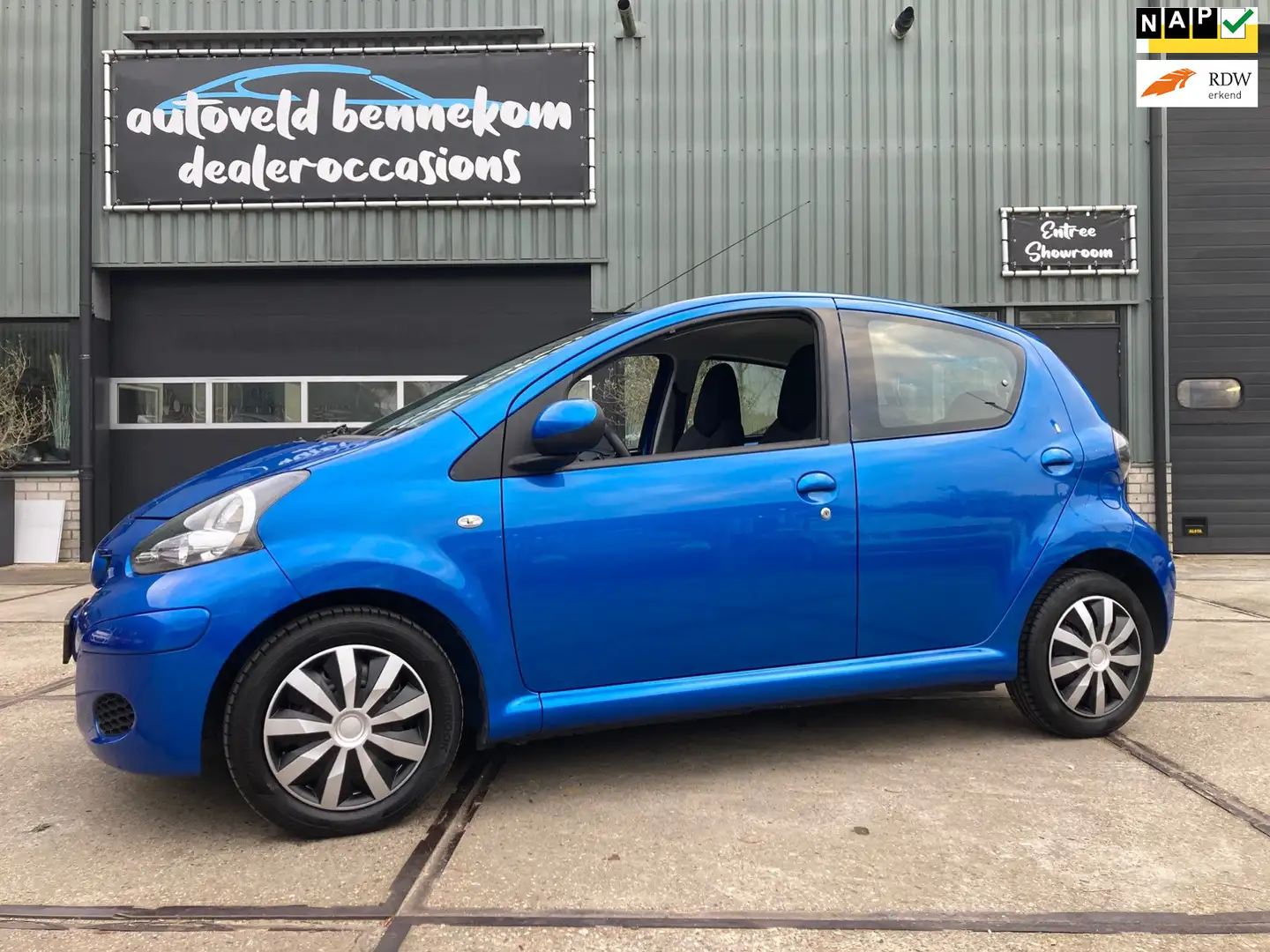 Toyota Aygo 1.0-12V 79.000 km nap! 5 deurs/airco zeer nette st Blauw - 1