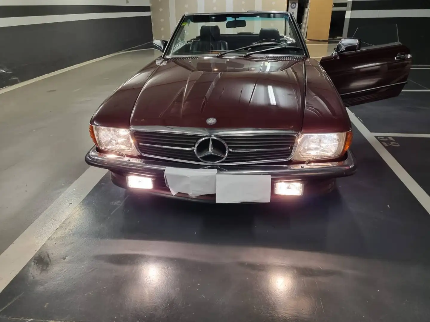 Mercedes-Benz 500 SL Modelo 107 Hnědá - 2