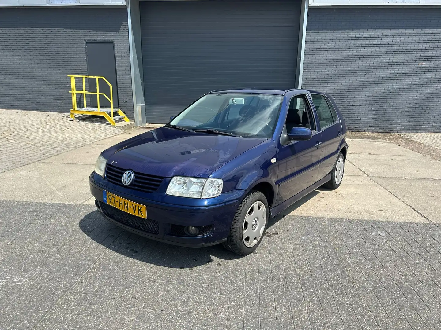 Volkswagen Polo 1.4 Master Edition Bleu - 1