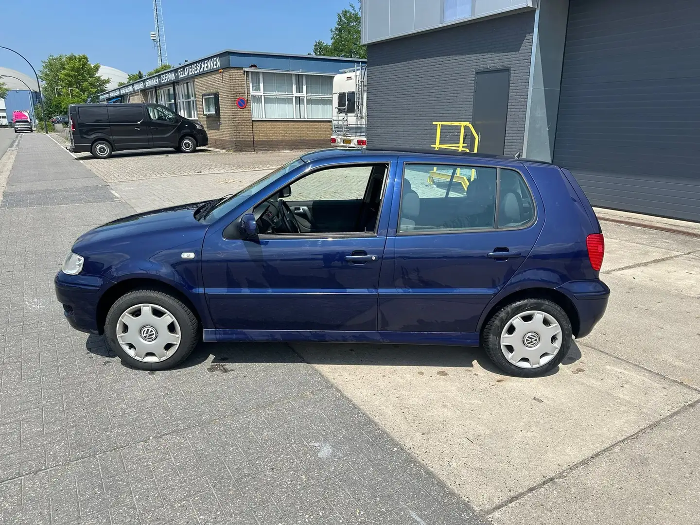 Volkswagen Polo 1.4 Master Edition Bleu - 2
