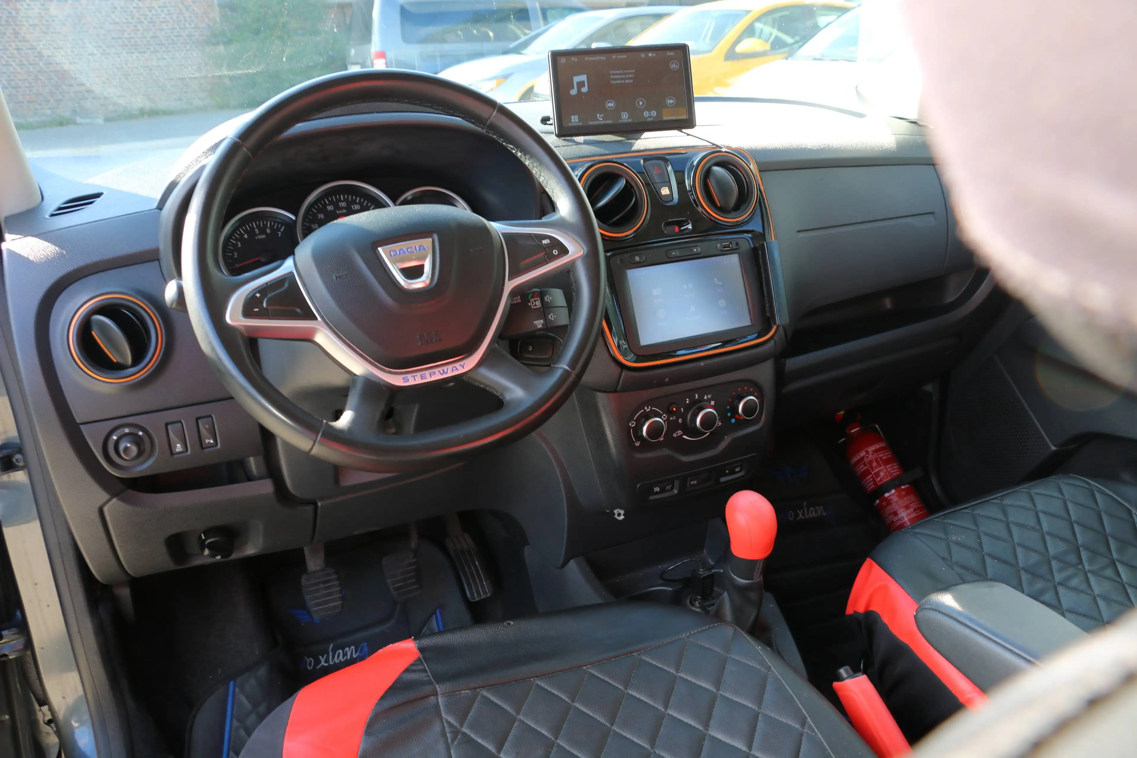 Dacia Lodgy Stepway 1.2 TCe Explorer 7pl. + 1 JAAR GARA?NTIE TRAXIO — photo 12
