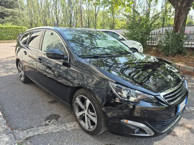 Peugeot 308 view 5