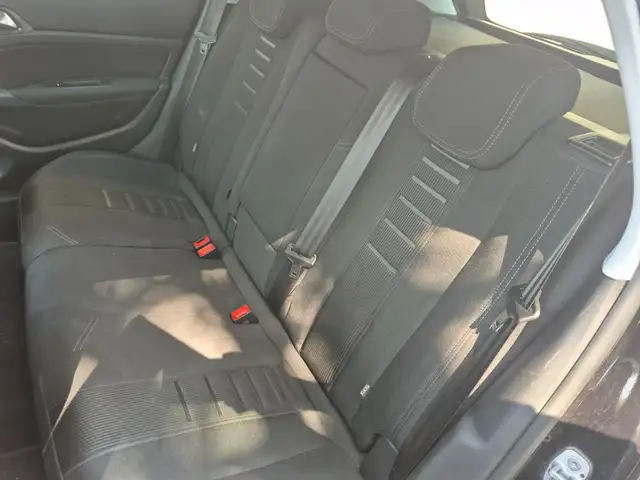 Peugeot 308 view 10