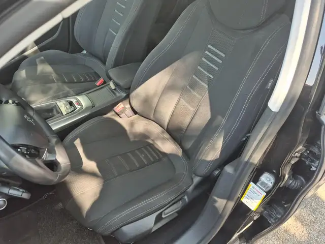 Peugeot 308 view 9