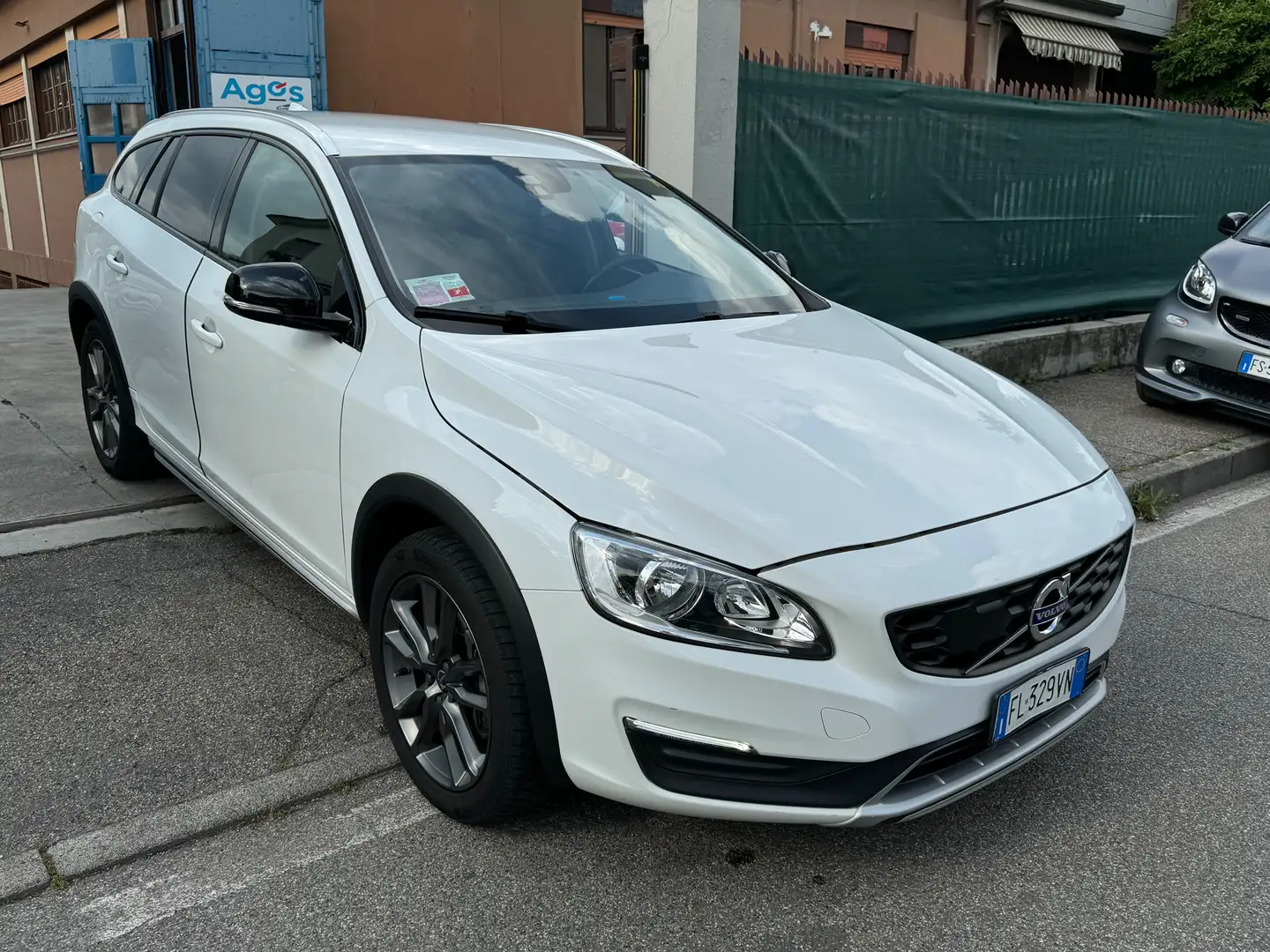Volvo V60 Cross Country 2.0 D3*GEARTRONIC*STRAFULL*EURO6* Wit - 1