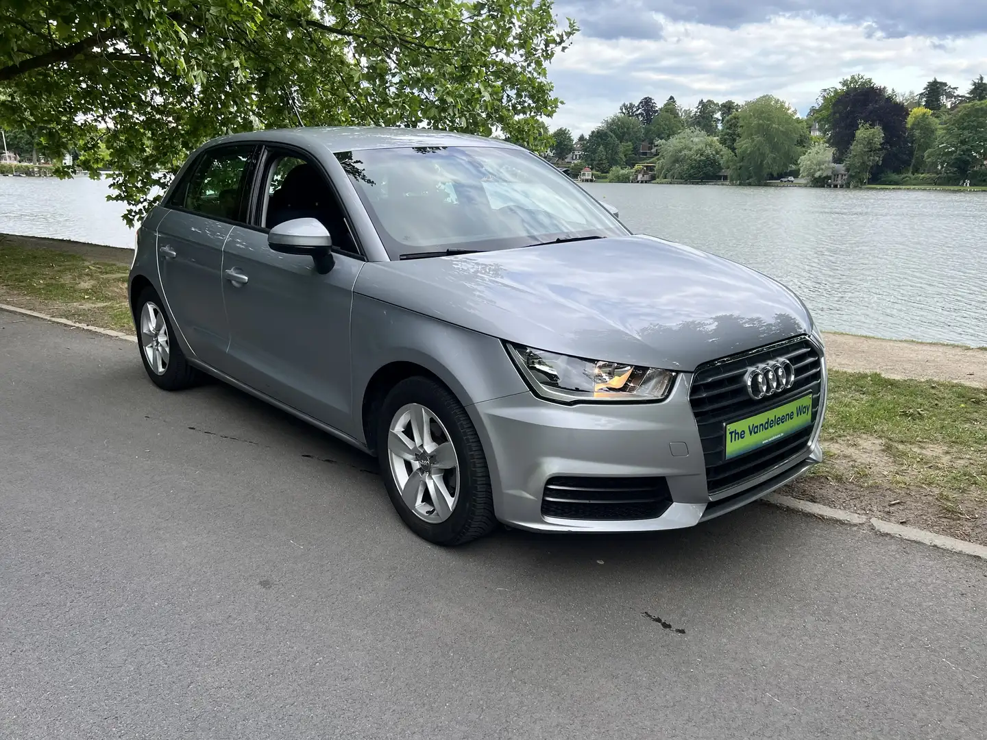 Audi A1 Sportback 1.0 TFSI ultra Design Gris - 1