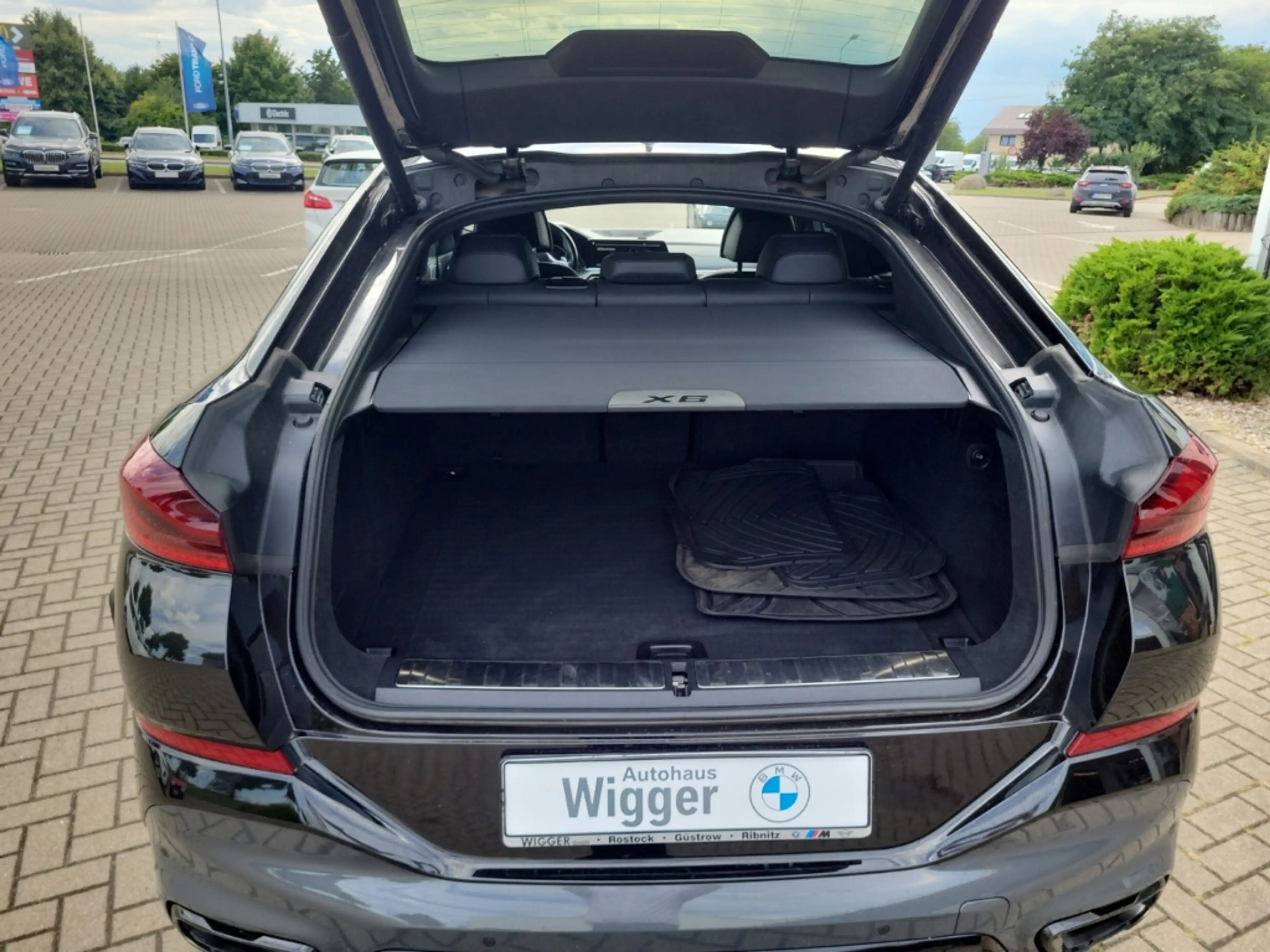 BMW X6 xDrive30d/Sportpaket/HUD/AHK/Navigation/Leder — photo 15