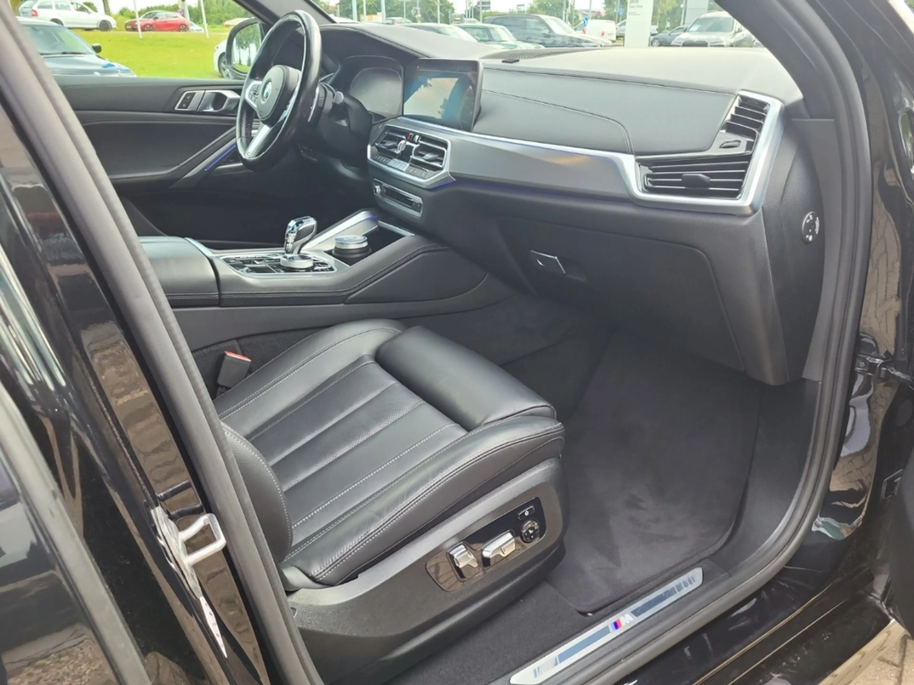 BMW X6 xDrive30d/Sportpaket/HUD/AHK/Navigation/Leder — photo 11