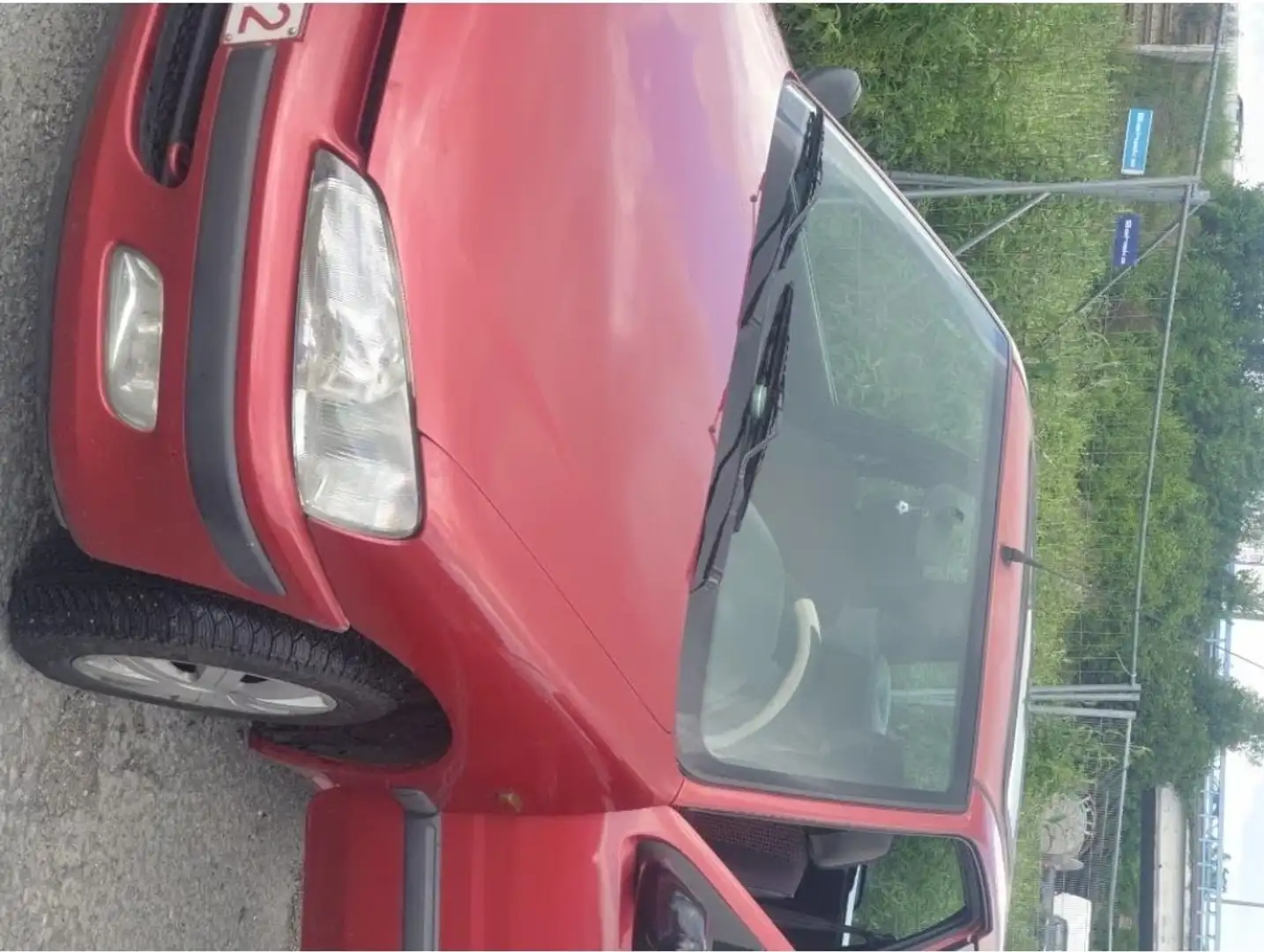 Peugeot 106 1.5 Color Line Rojo - 2