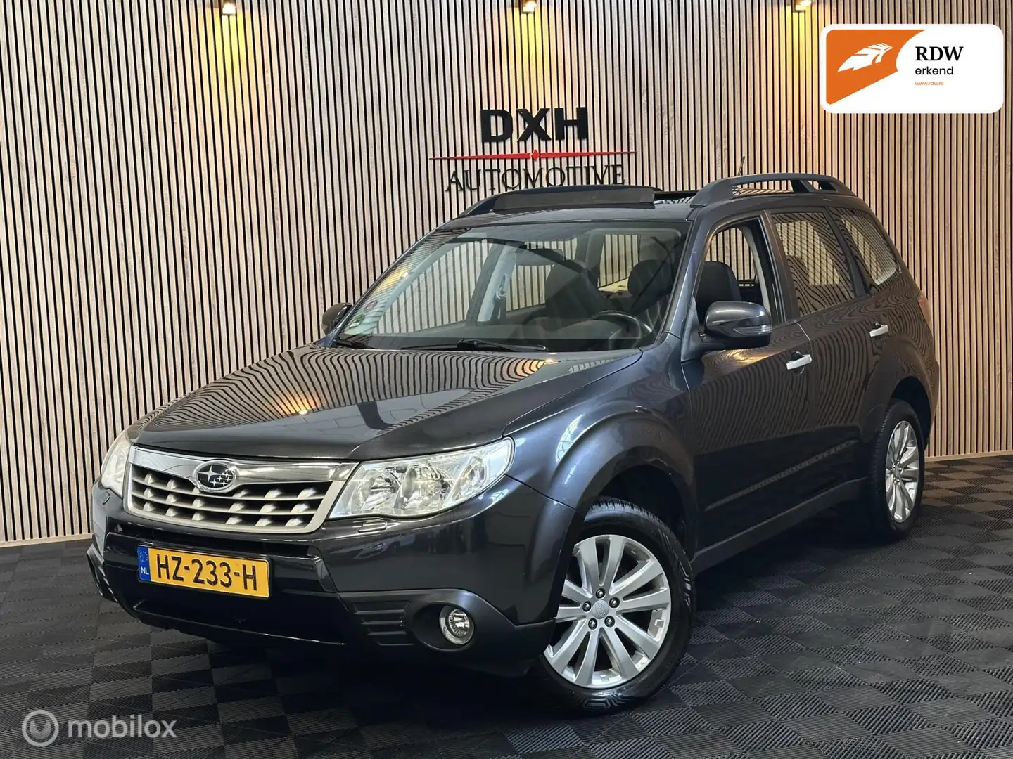 Subaru Forester 2.0 Premium Plus AUT PANO XENON LEDER TREKHK Grijs - 1
