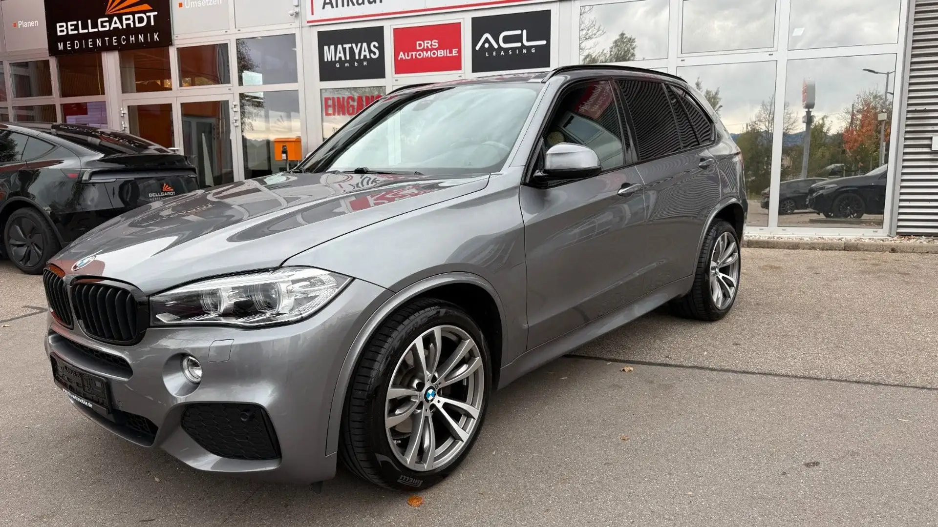 BMW X5 xDrive 30 d/M Sportpaket/AHK/ Head Up/7 Sitze Grau - 2