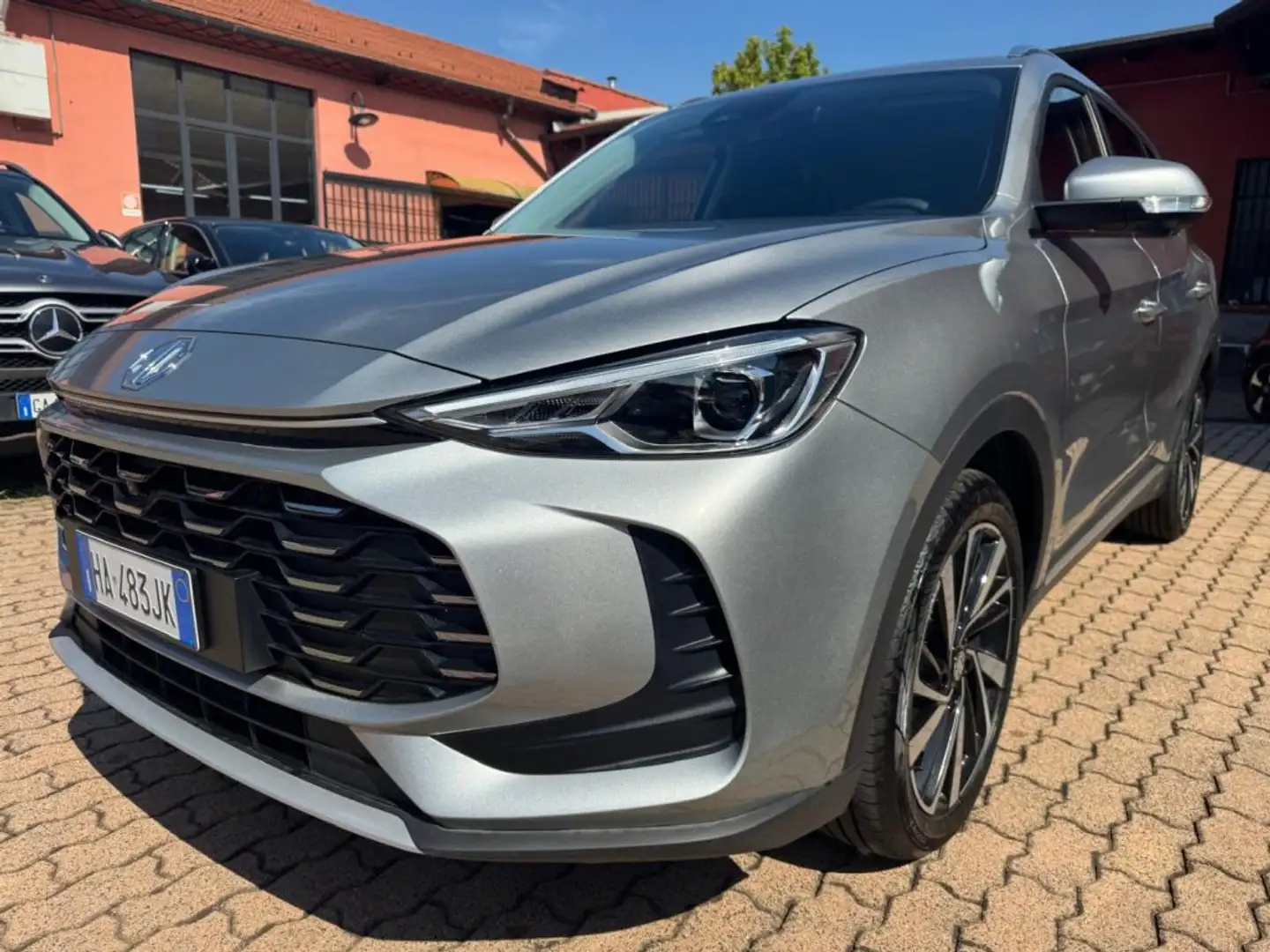 MG ZS 1.5 Hybrid+ 197CV LUXURY Grigio - 1