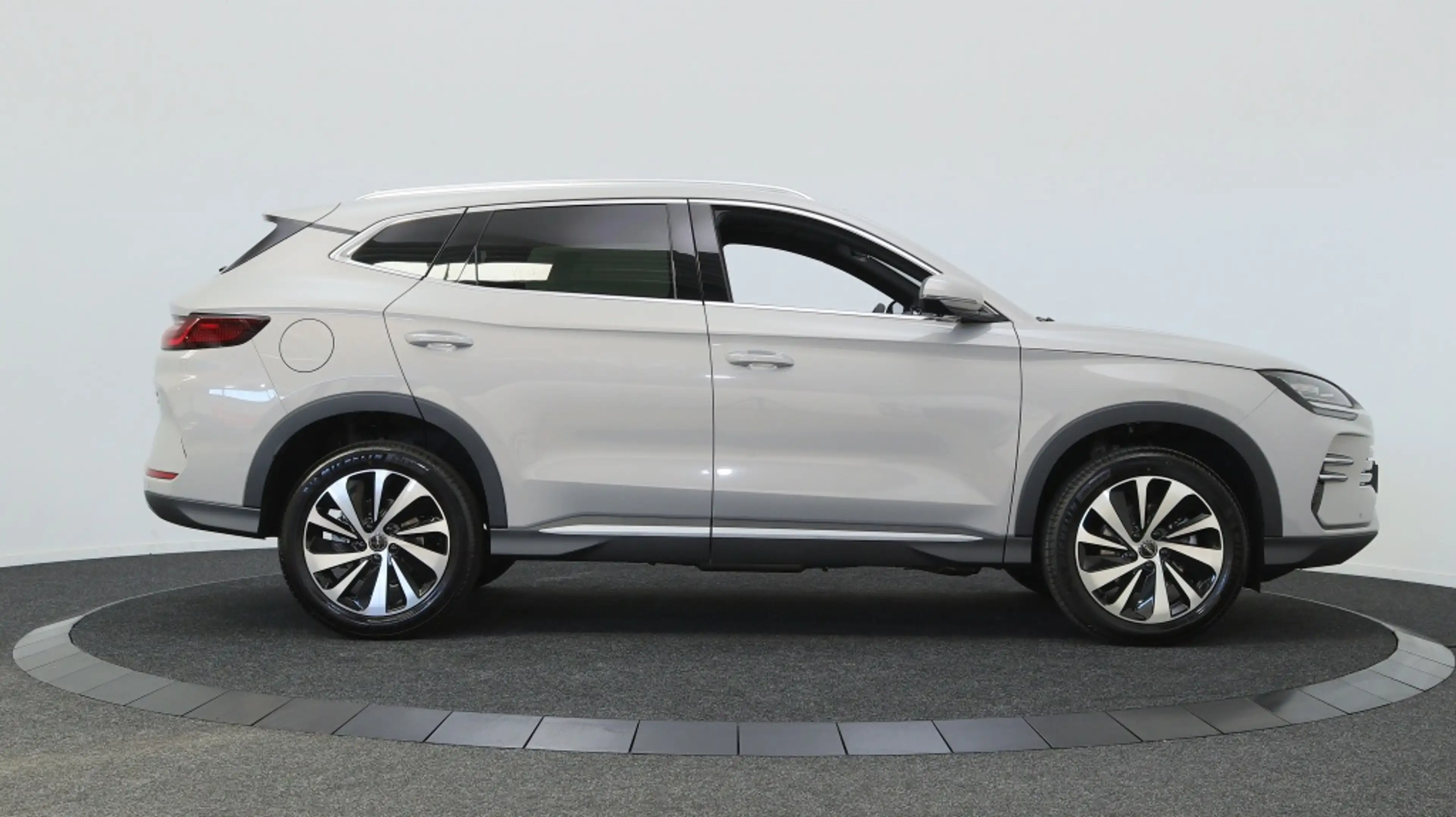 BYD Seal U 1.5 DM-i FWD Boost | Incl. € 3.000 ACTIE — photo 11