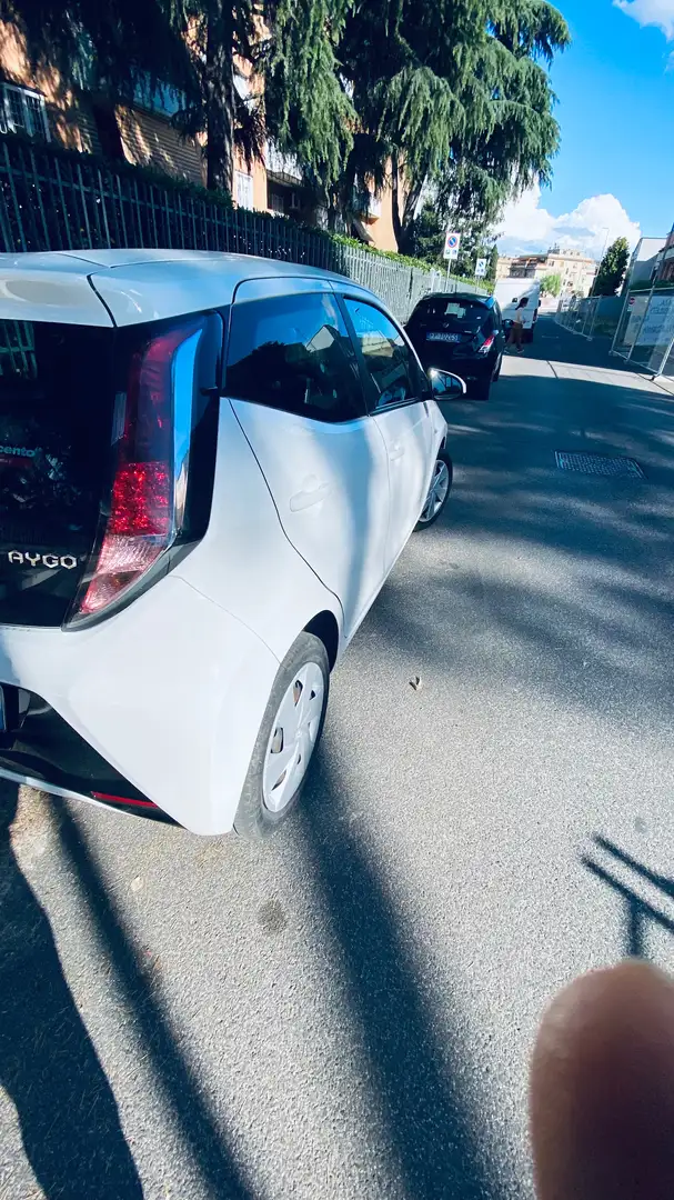 Toyota Aygo Aygo II 2014 5p 1.0 x-play Bianco - 2