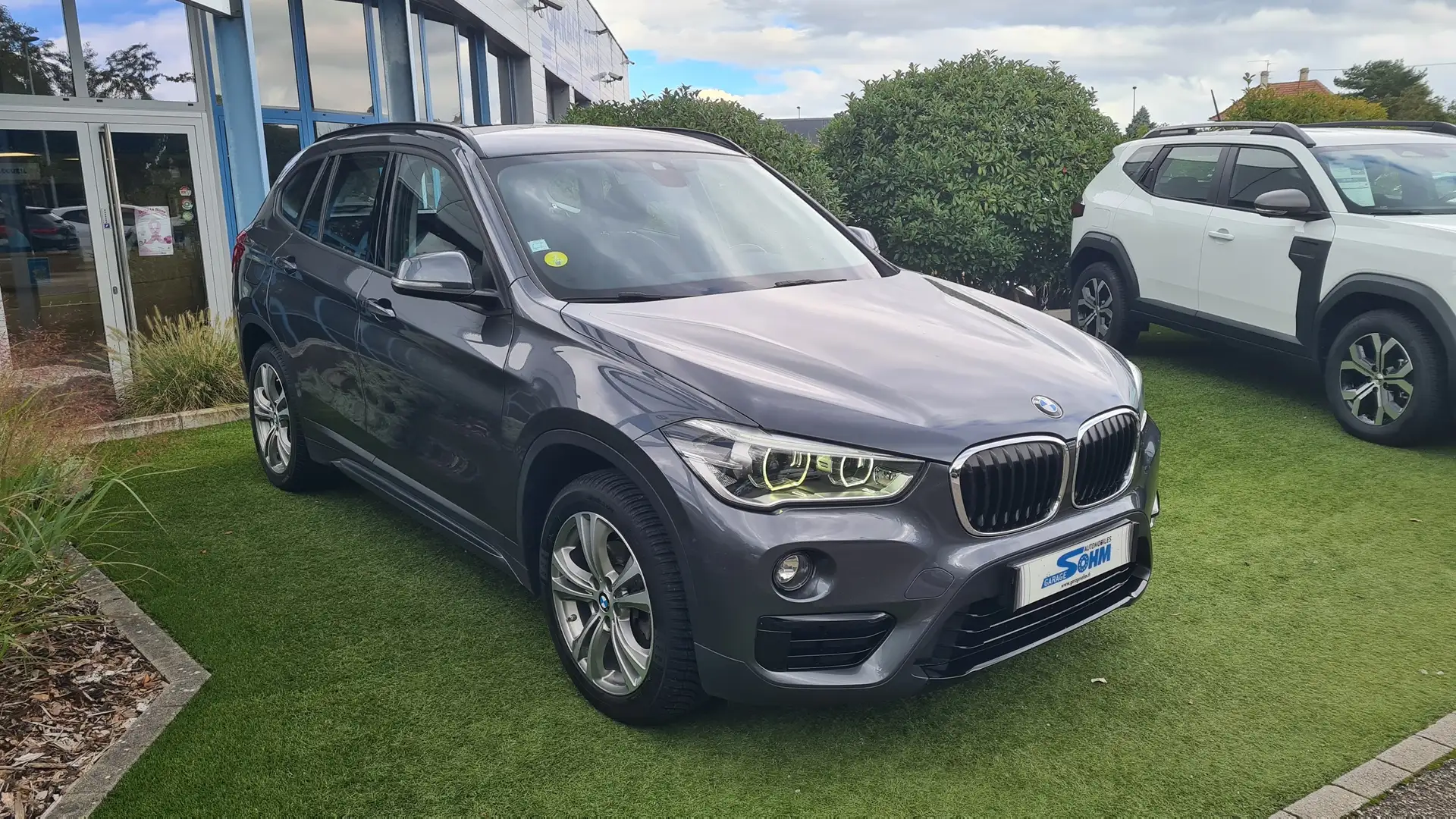 BMW X1 (F48) XDRIVE18DA 150CH LOUNGE Grijs - 1