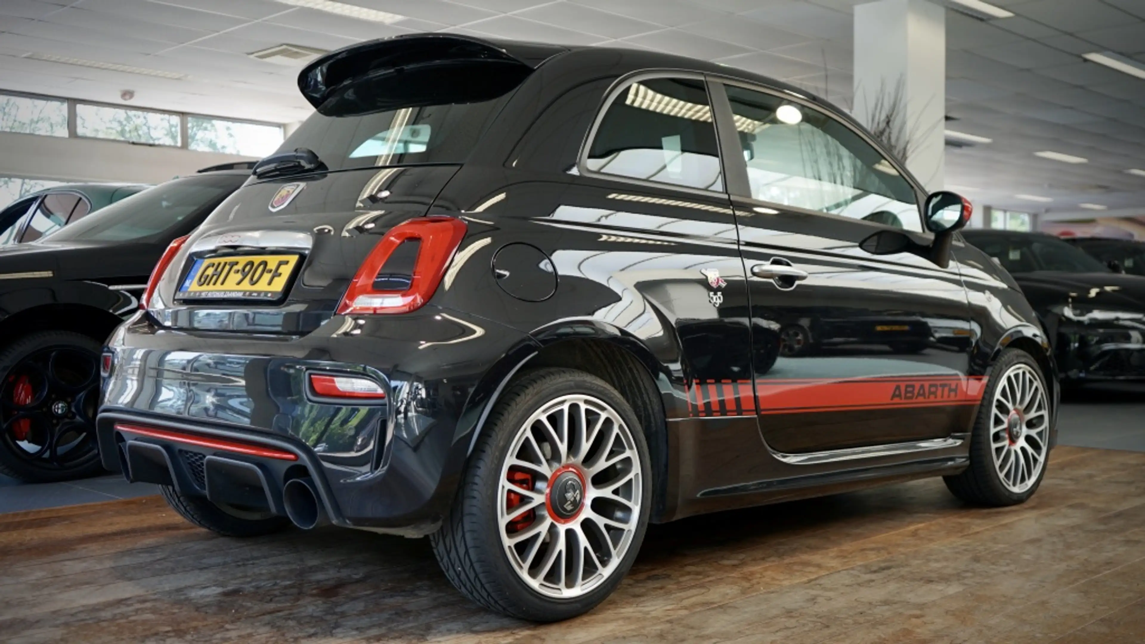 Abarth 500 1.4 T-Jet Abarth 595 | Sport uitlaat | Beats | Car — photo 9