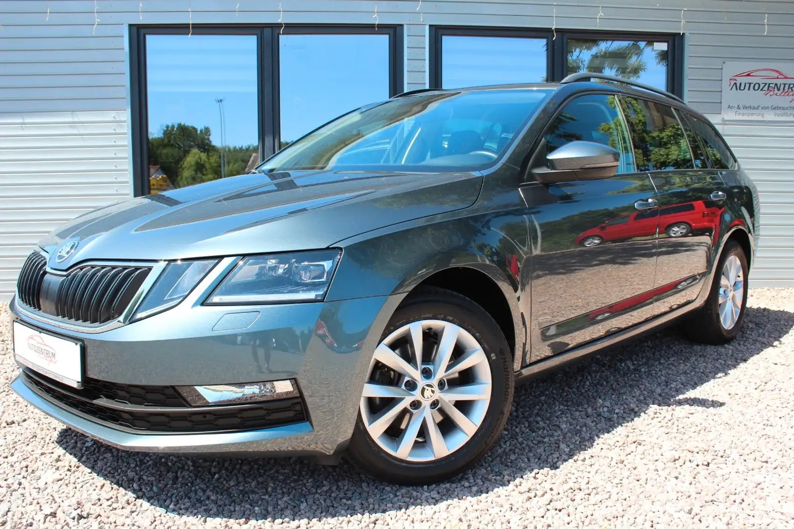 Skoda Octavia Combi Tour*LED*AHK*TEMP.*1.HD Gris - 2