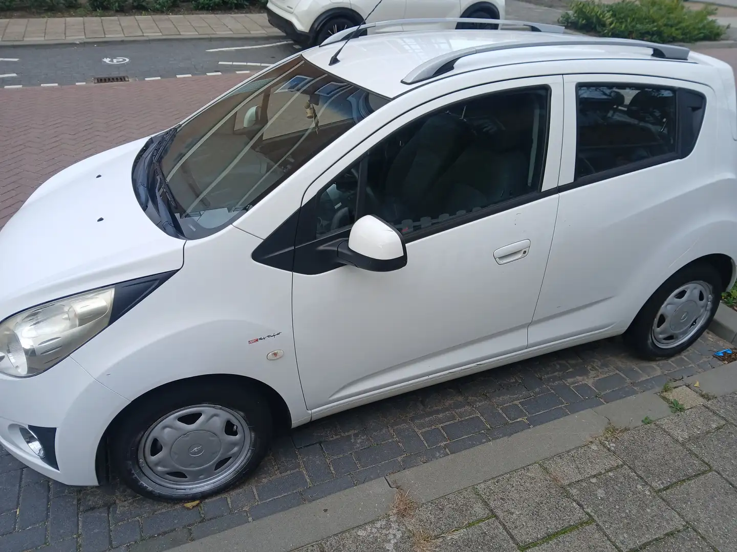 Chevrolet Spark Spark 1.0 16V LS Bi-Fuel Wit - 1