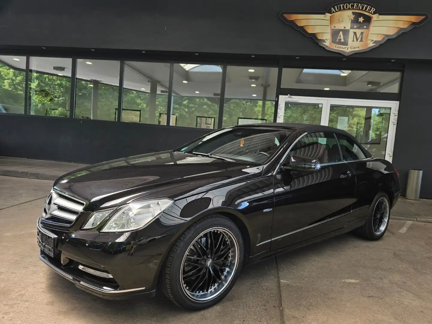Mercedes-Benz E 200 Cabrio CGI AUTOMATIK LEDER/KAMERA/NAVI/H&K Schwarz - 1