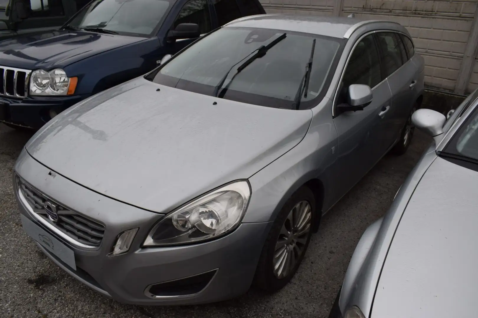 Volvo V60 D3 Geartronic Gris - 1