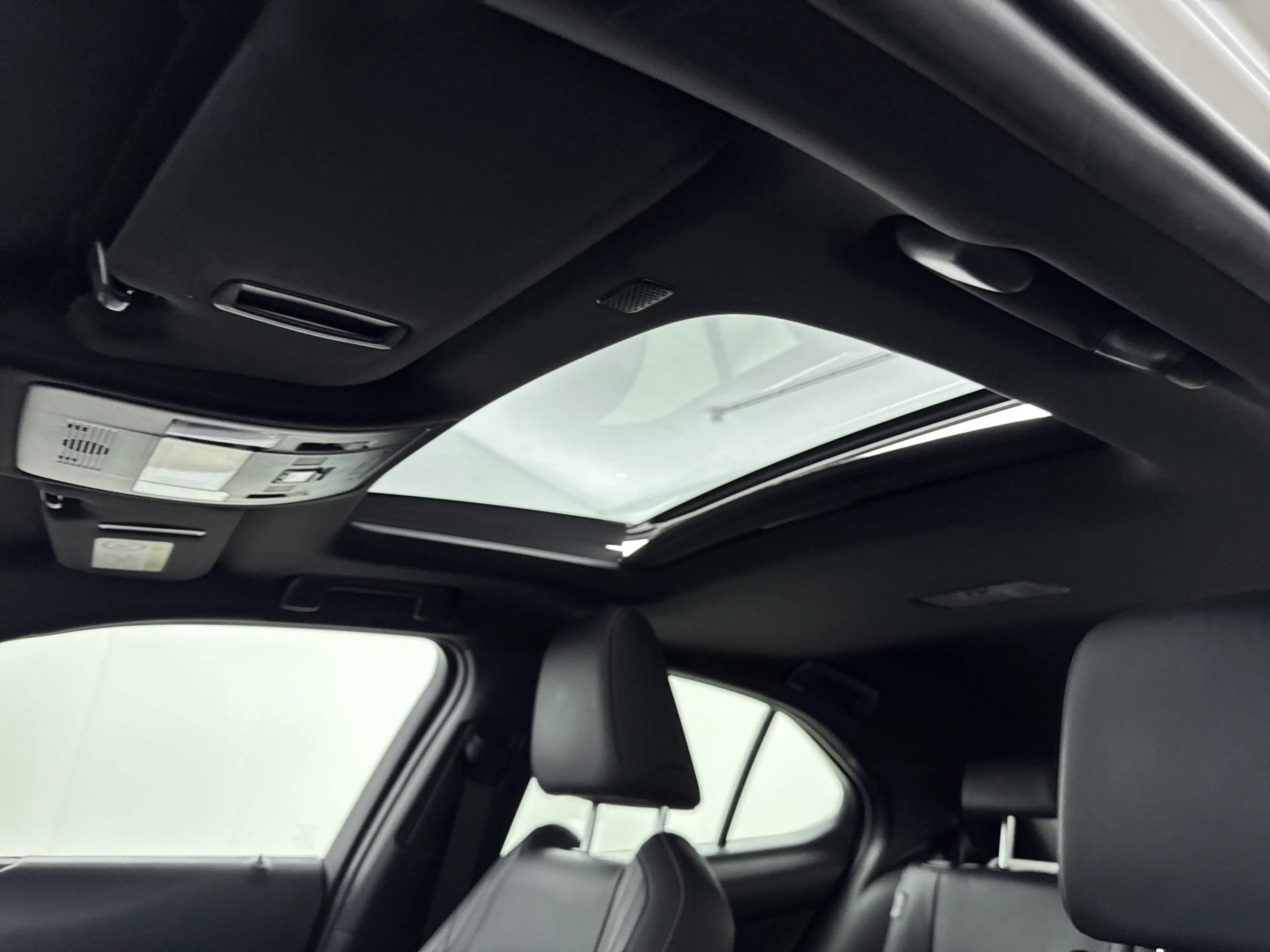 Lexus UX 250h Executive Line Limited | Mark-Levinson | Schuif- K — photo 14