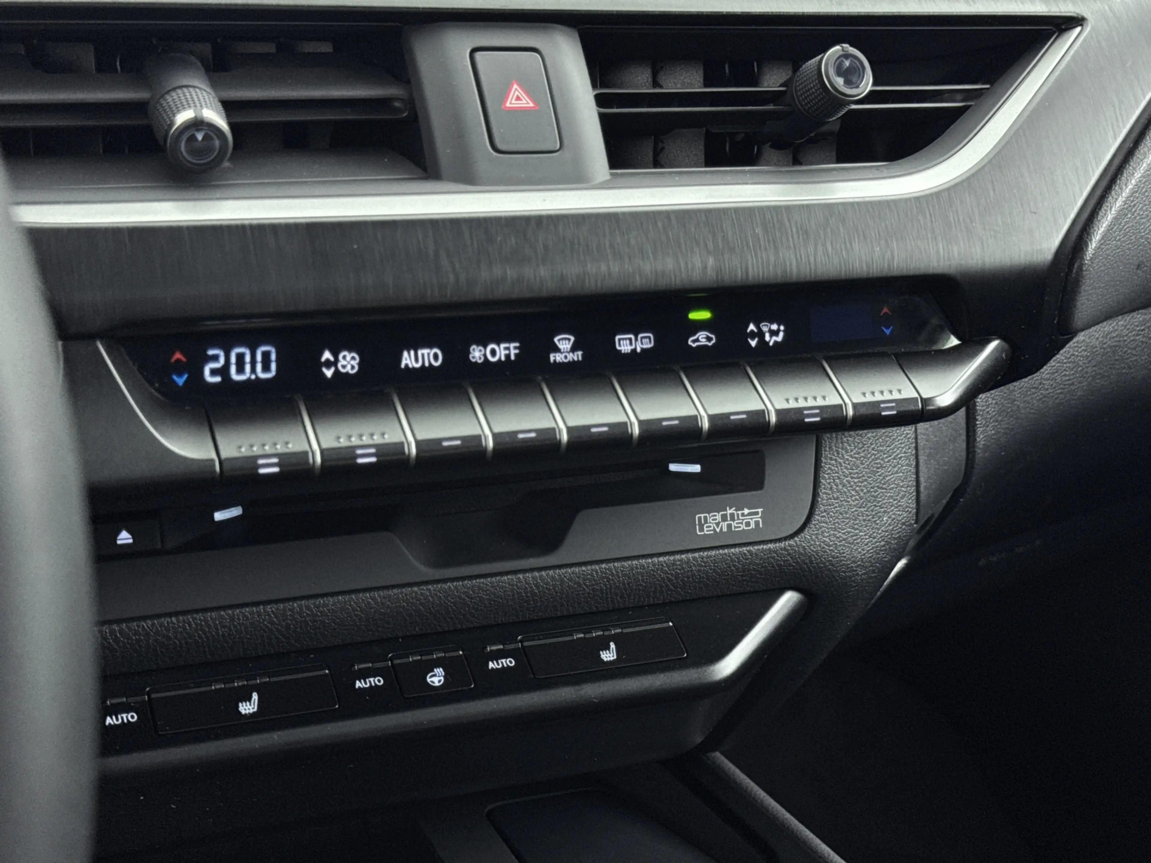 Lexus UX 250h Executive Line Limited | Mark-Levinson | Schuif- K — photo 12