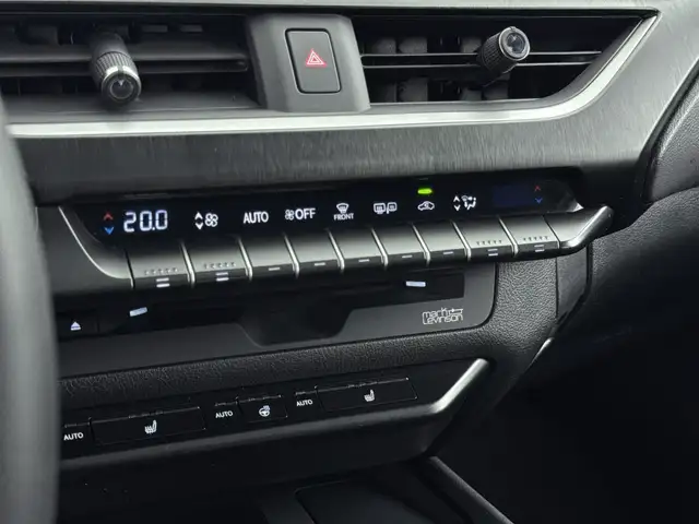 Lexus Ux view 12