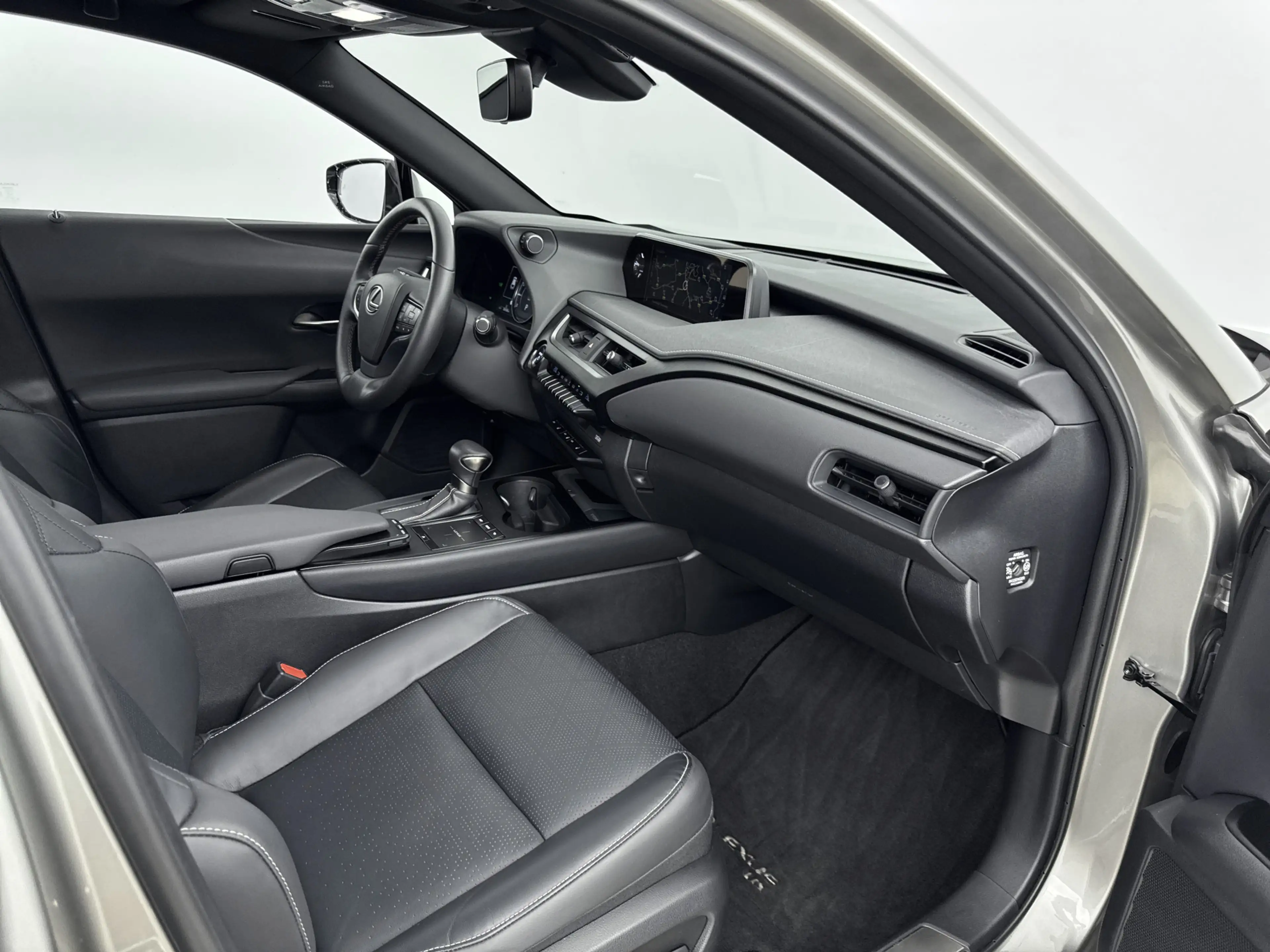 Lexus UX 250h Executive Line Limited | Mark-Levinson | Schuif- K — photo 7