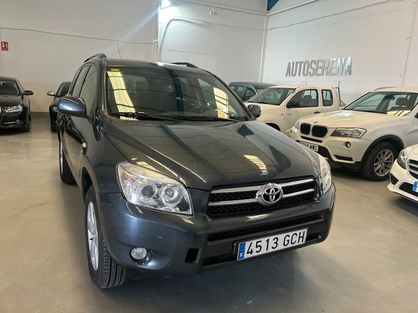 Toyota RAV 4 2.2 D-4D 136cv Sol Gris - 1
