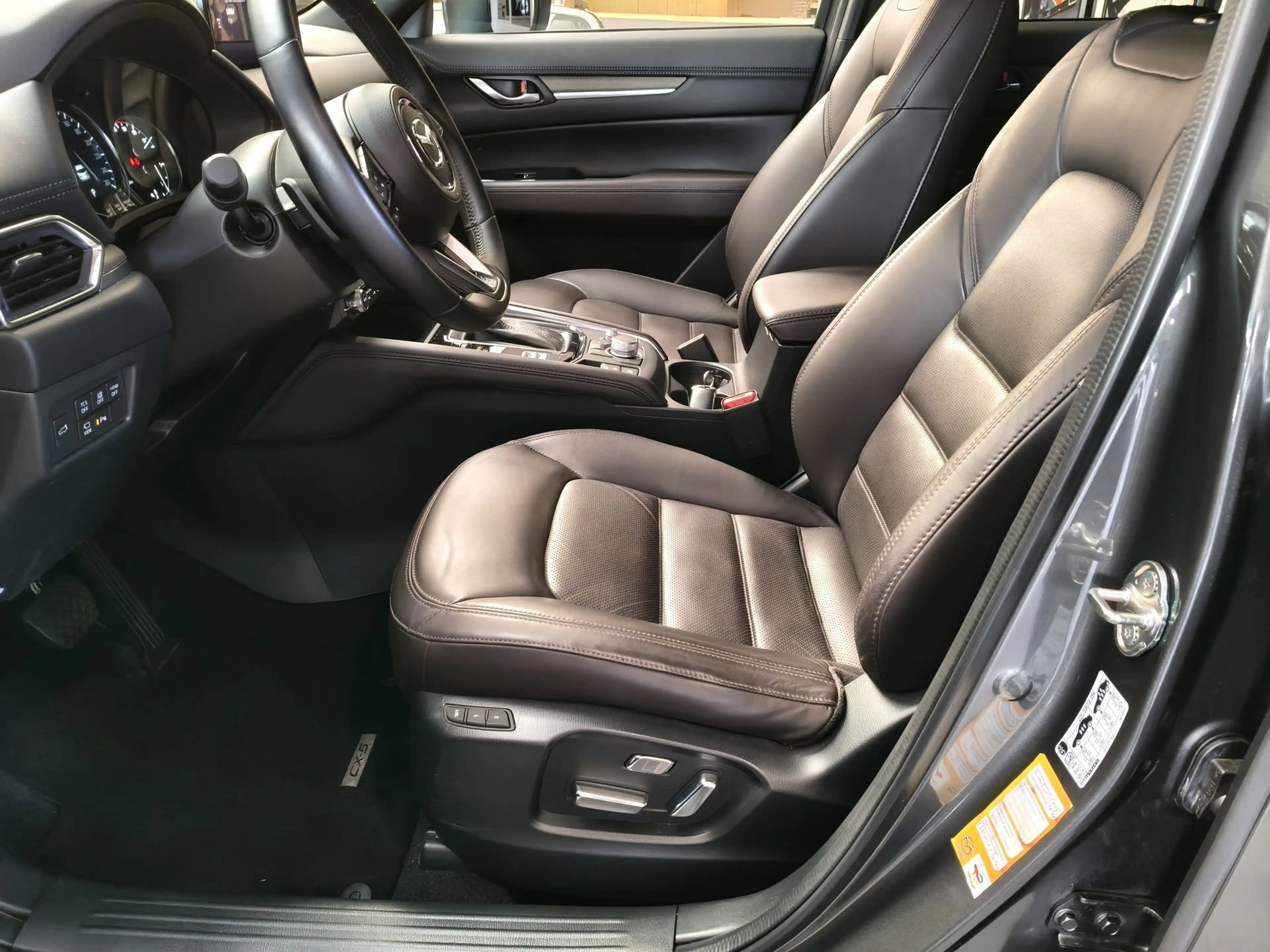 Mazda CX-5 2.0 e-SKYACTIV G Takumi / full option + trekhaak — photo 12