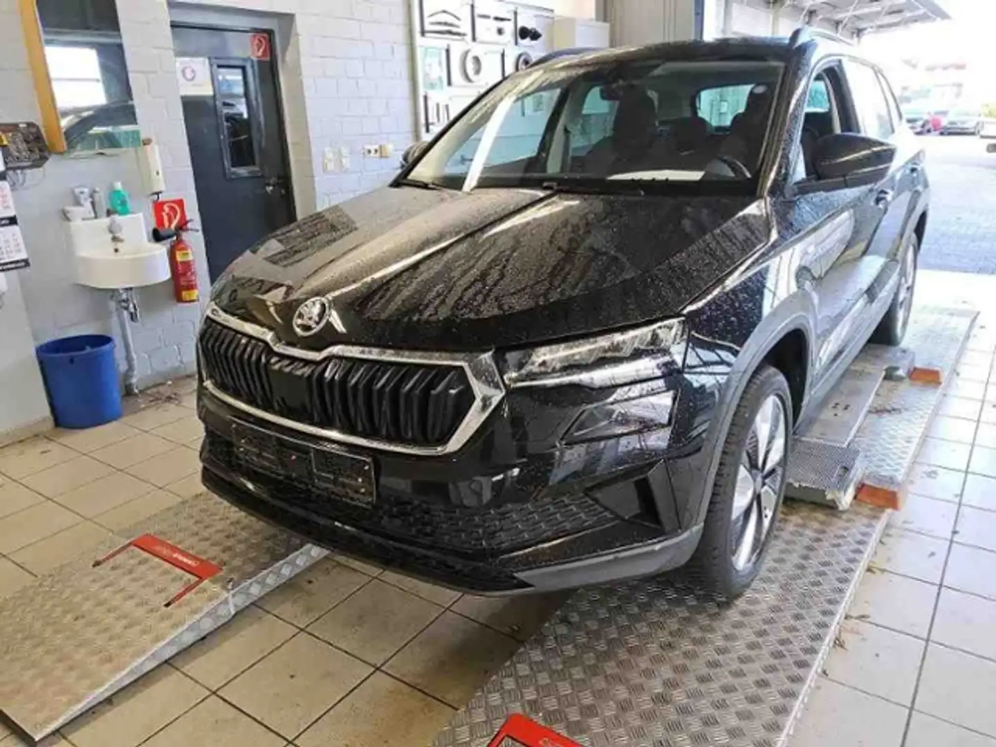 Skoda Karoq 1.5 TSI DSG TOUR LED+NAVI+GRA+PDC+SHZ+KLIM Schwarz - 2