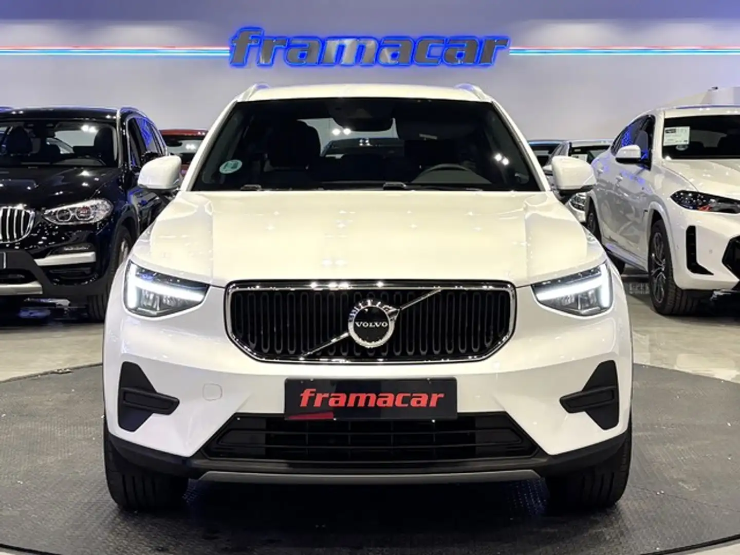Volvo XC40 T2 Core Aut. Blanc - 2