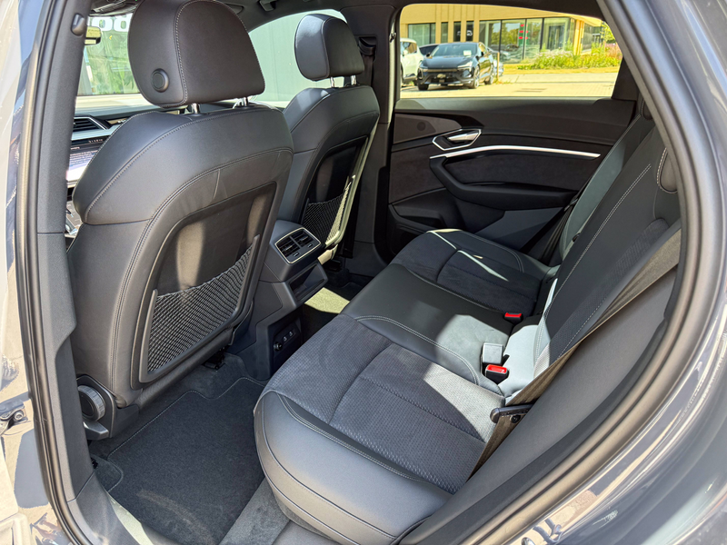 Audi Q8 e-tron 50 Quattro S line - ACC | KEYLESS | ALCANTARA — photo 11